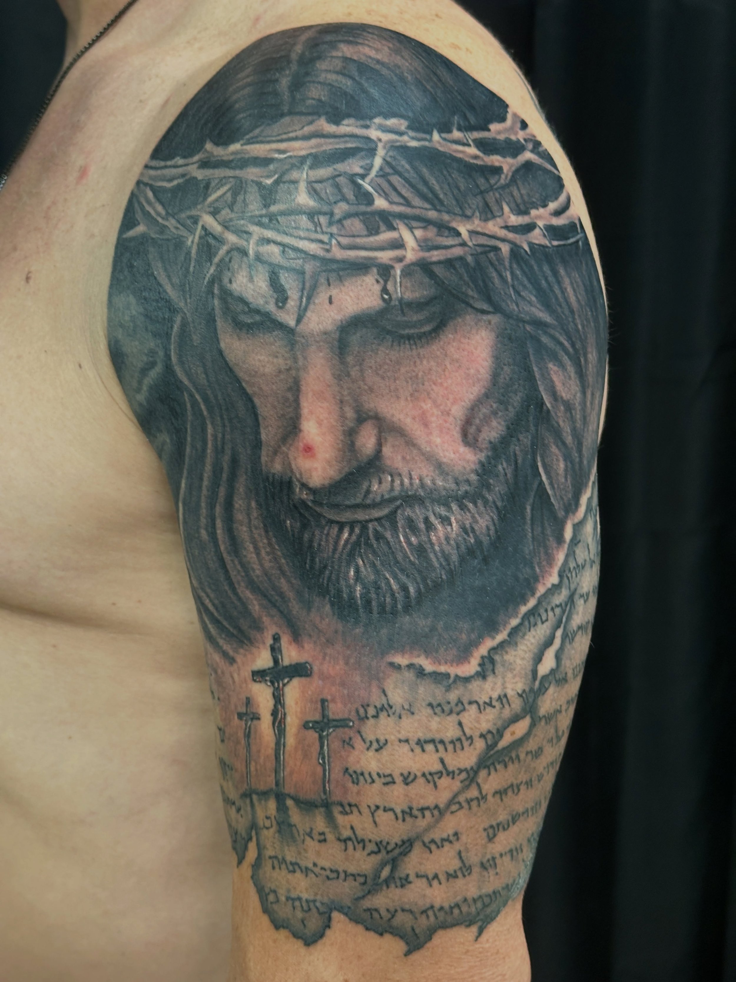 Incredible half sleeve project done by Caroline ✝️ She loves doing realism and portrait tattoos so click the link in our bio to book with her!

#jesus #jesustattoo #realismtattoo #portraittattoo #njtattooshop