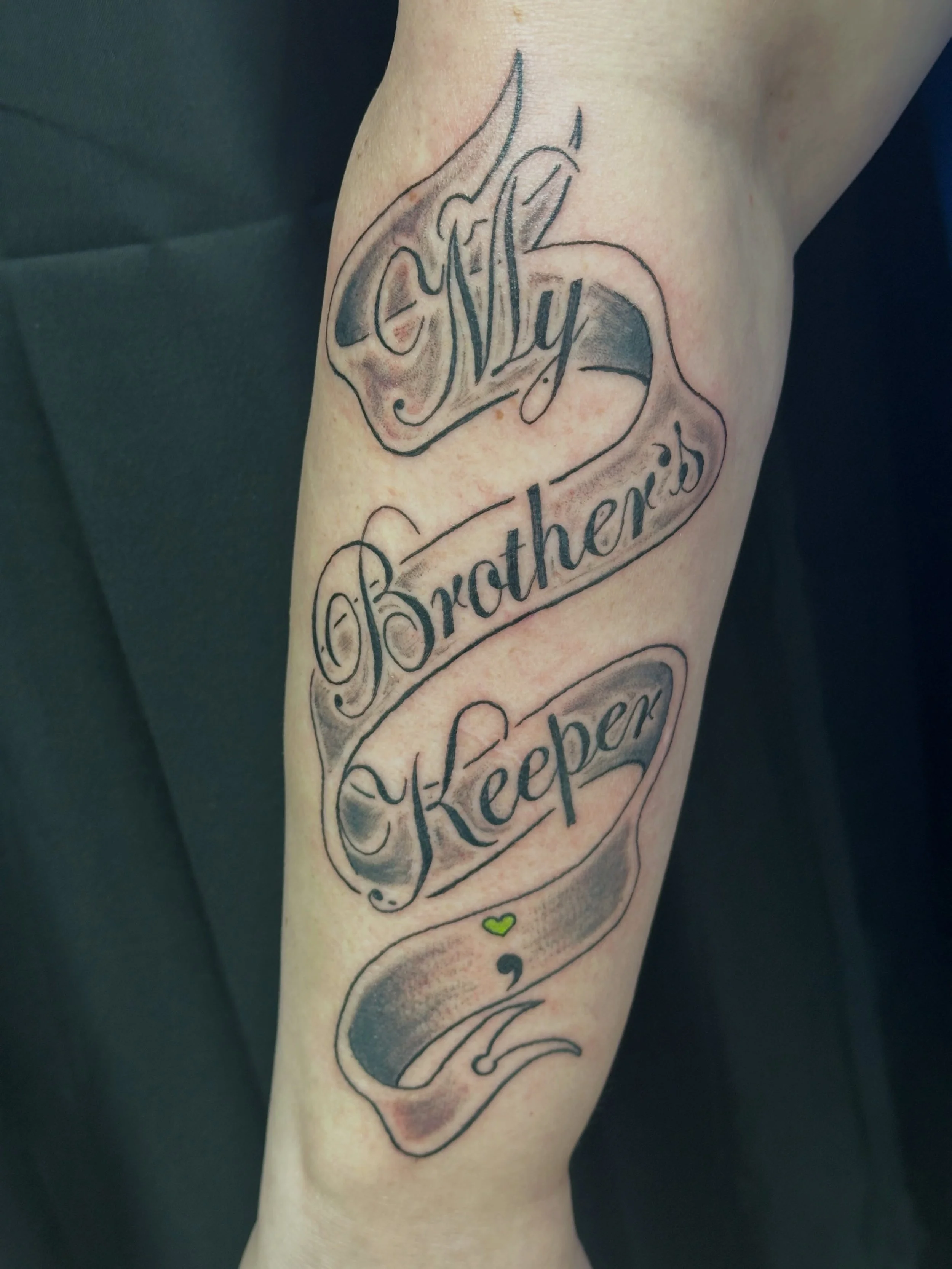My brothers keeper by Caroline #mybrotherskeepertattoo #semicolontattoo #radiantenergytattoo #femaletattooist