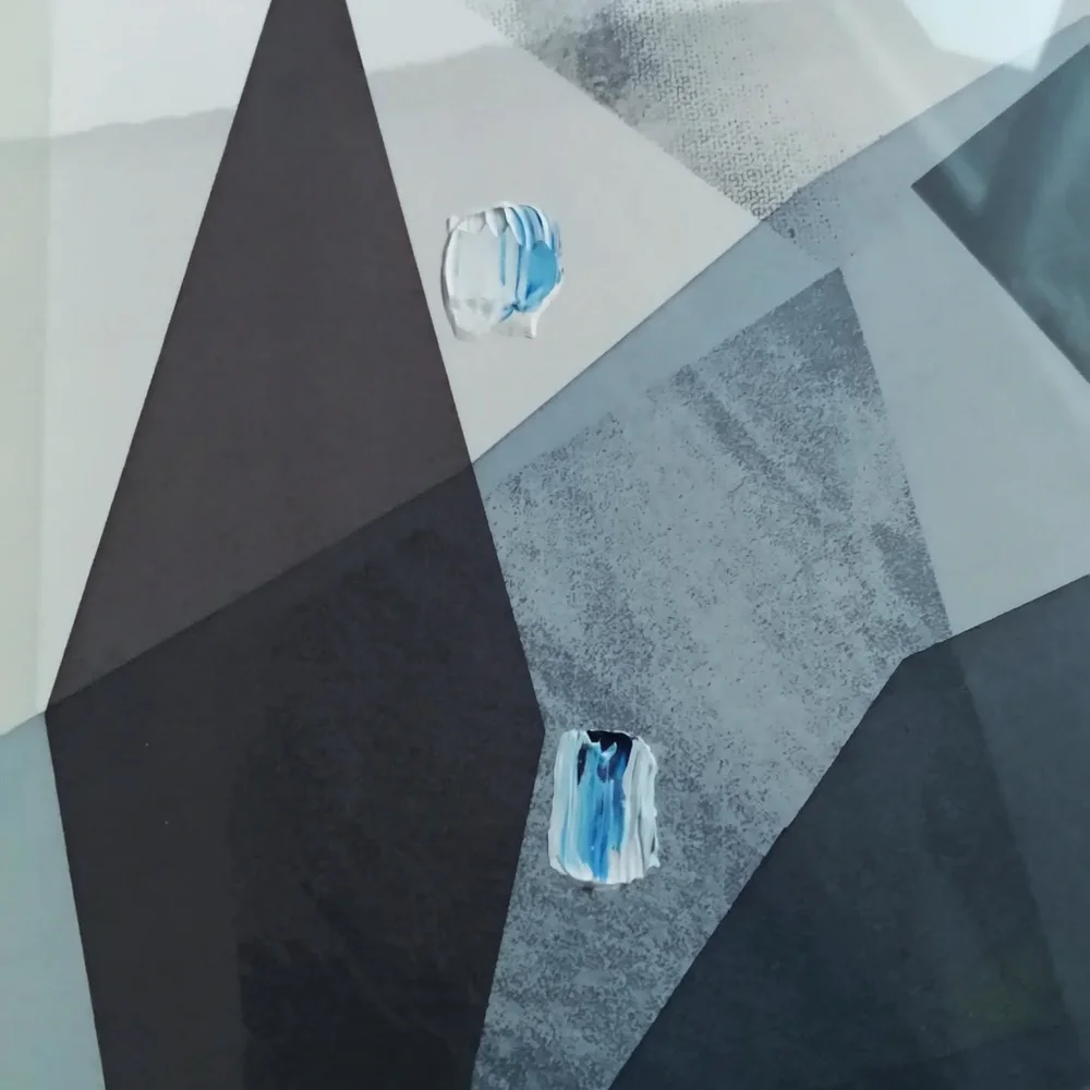 Detail from anew screen print
'I s f j e l l'...... dropping off @edinburghprintmakers tomorrow for their Members Show launching next month!
Featuring a new addition of impasto brushstrokes, adding a painterly contrast to the graphic qualities so inh