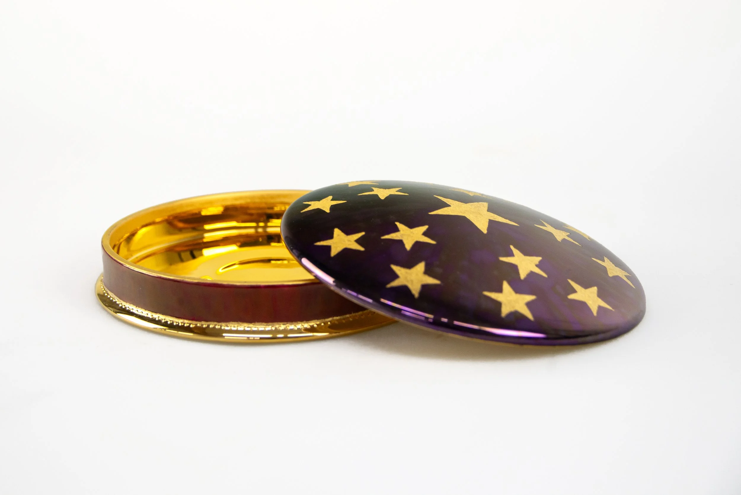 "Fort Nashborough Candy Box" by Carolyn Barlock. Gold, Roby, & Amethyst Lusterware, 7" diameter, $9,850.