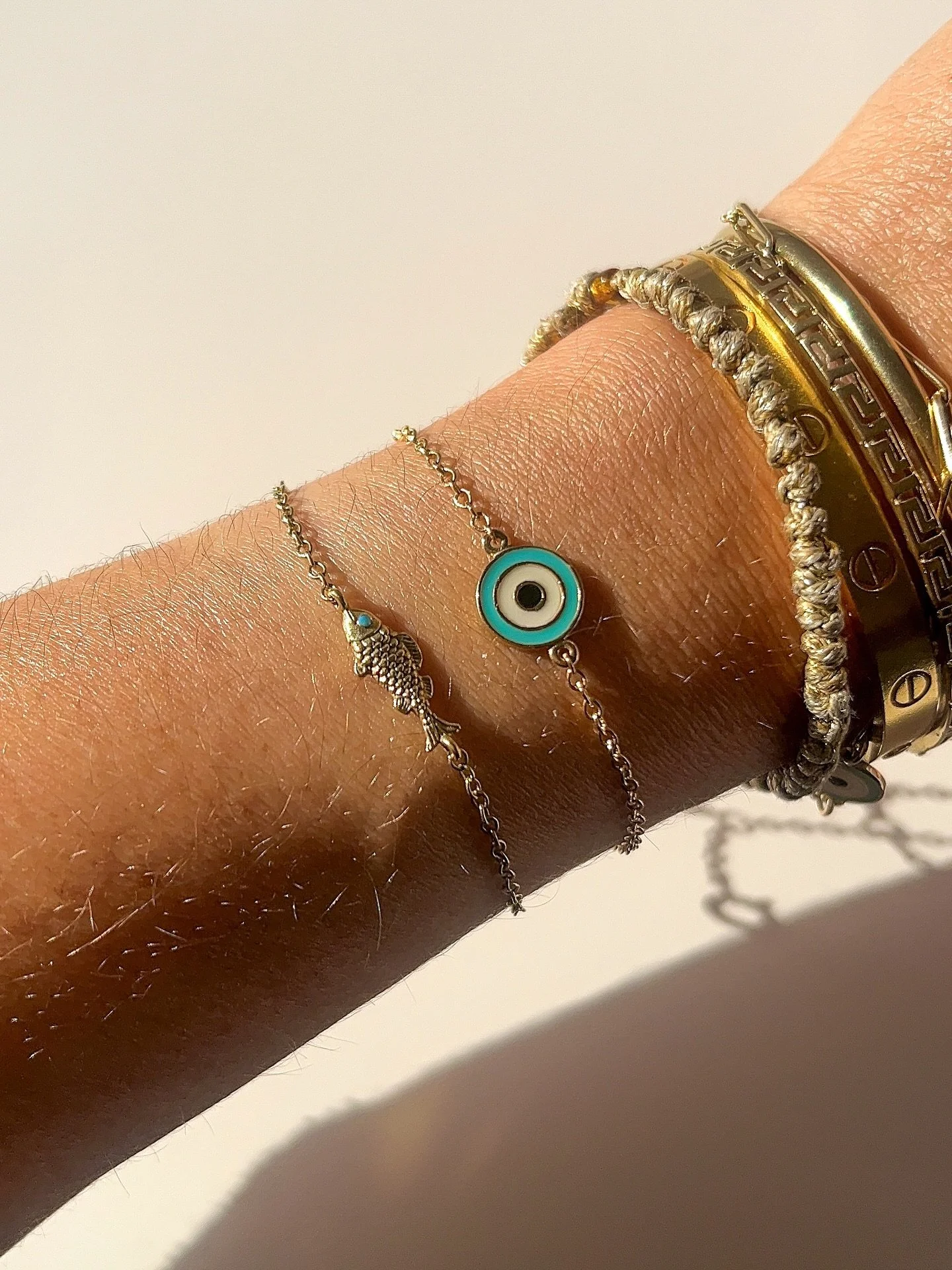 The Cyclops + Psari Bracelets shining in the sun ✨