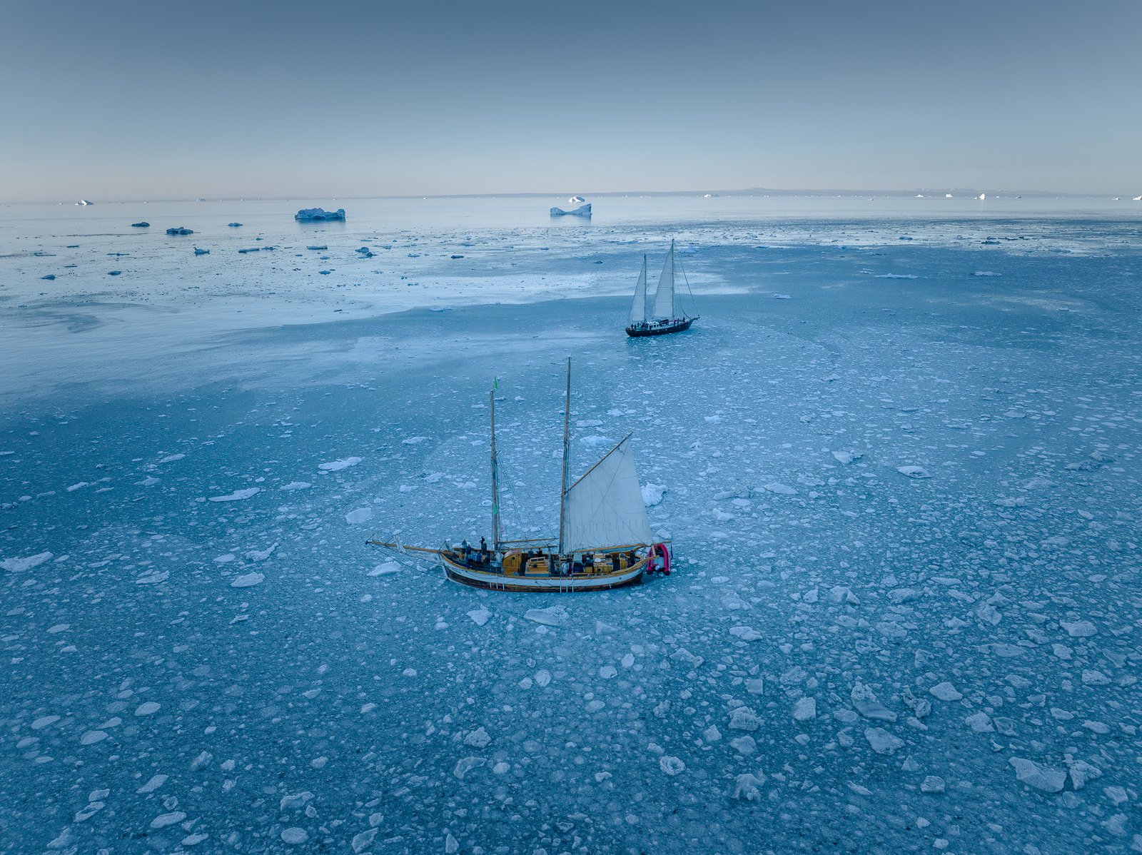 Drone Photography of ice in greenland tobias hägg airpixels.jpg