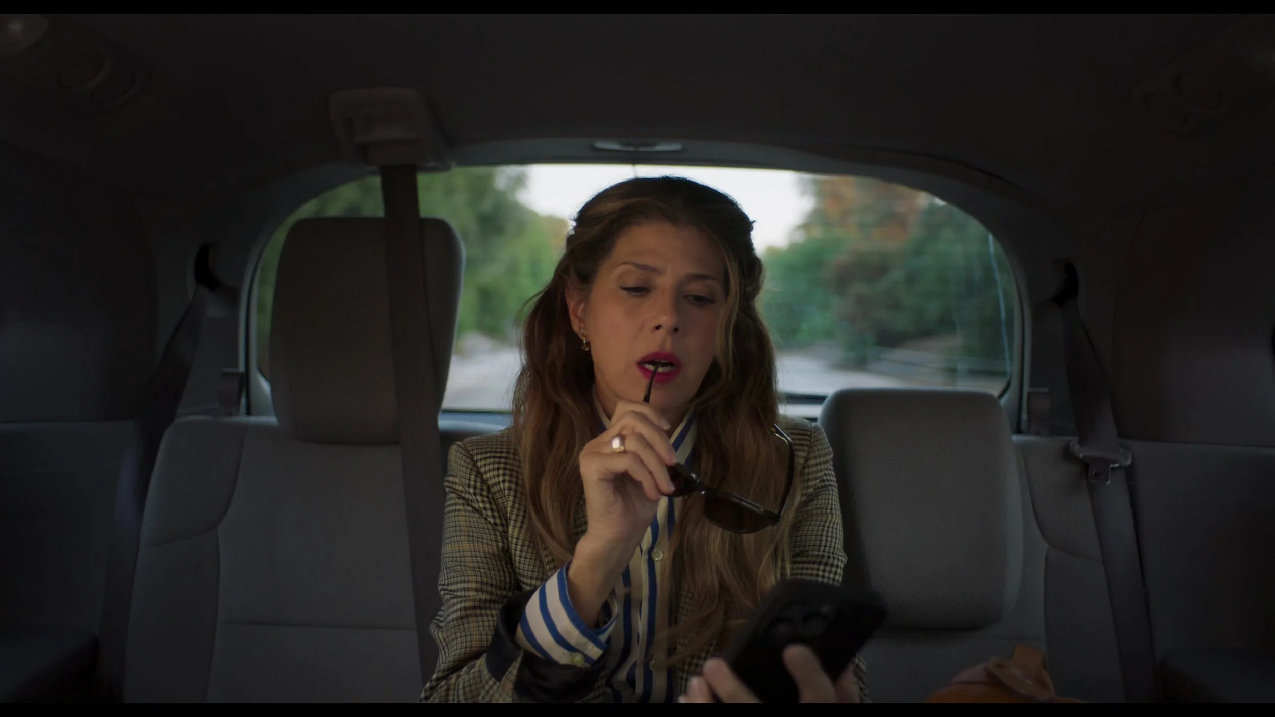 Judy trying to reach Eva in cab 4k.jpg