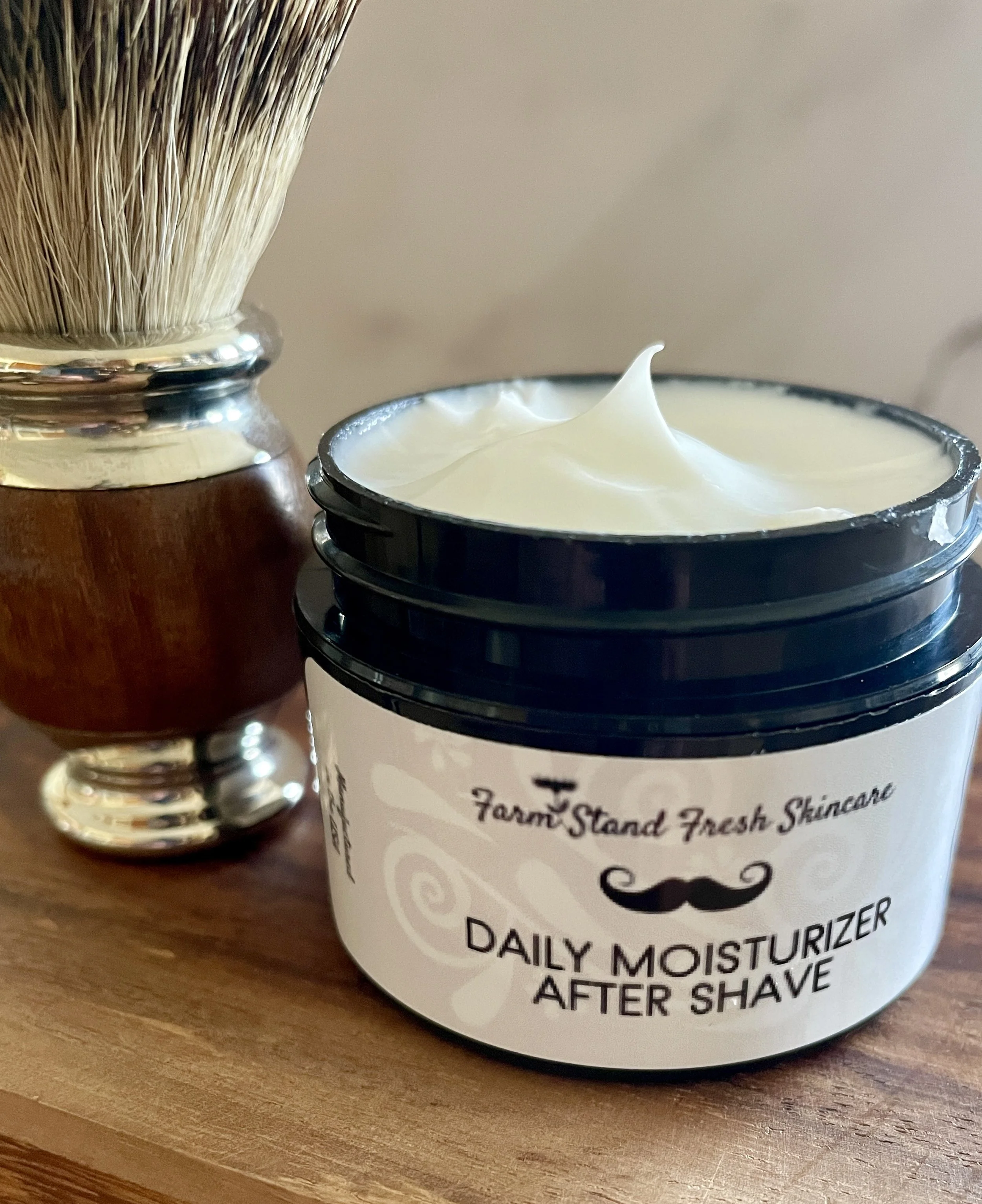 MEN’S DAILY MOISTURIZER AFTER SHAVE
