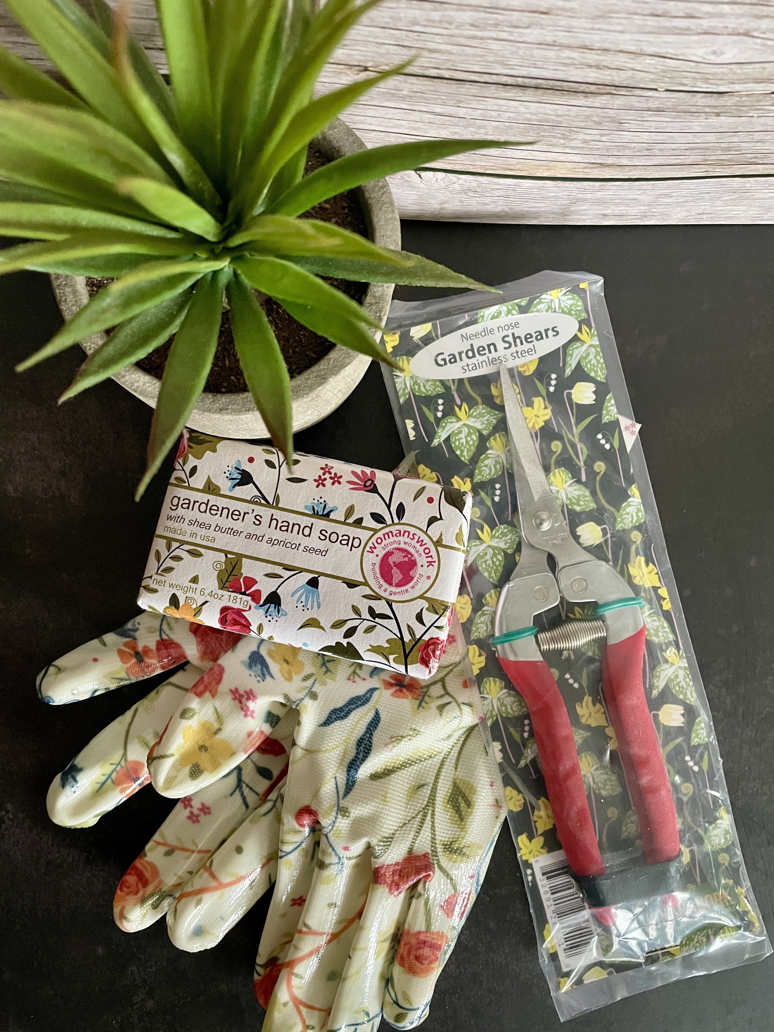 GARDEN OF PARADISE GARDENING BUNDLE