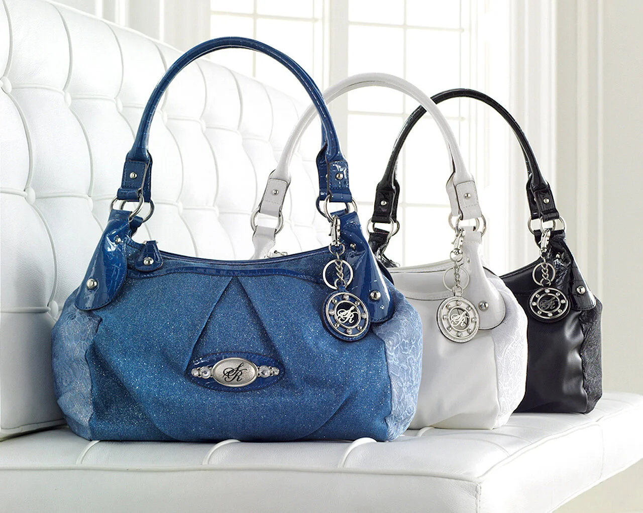 ef67a9f73e8817b9-Accessories_08.jpg