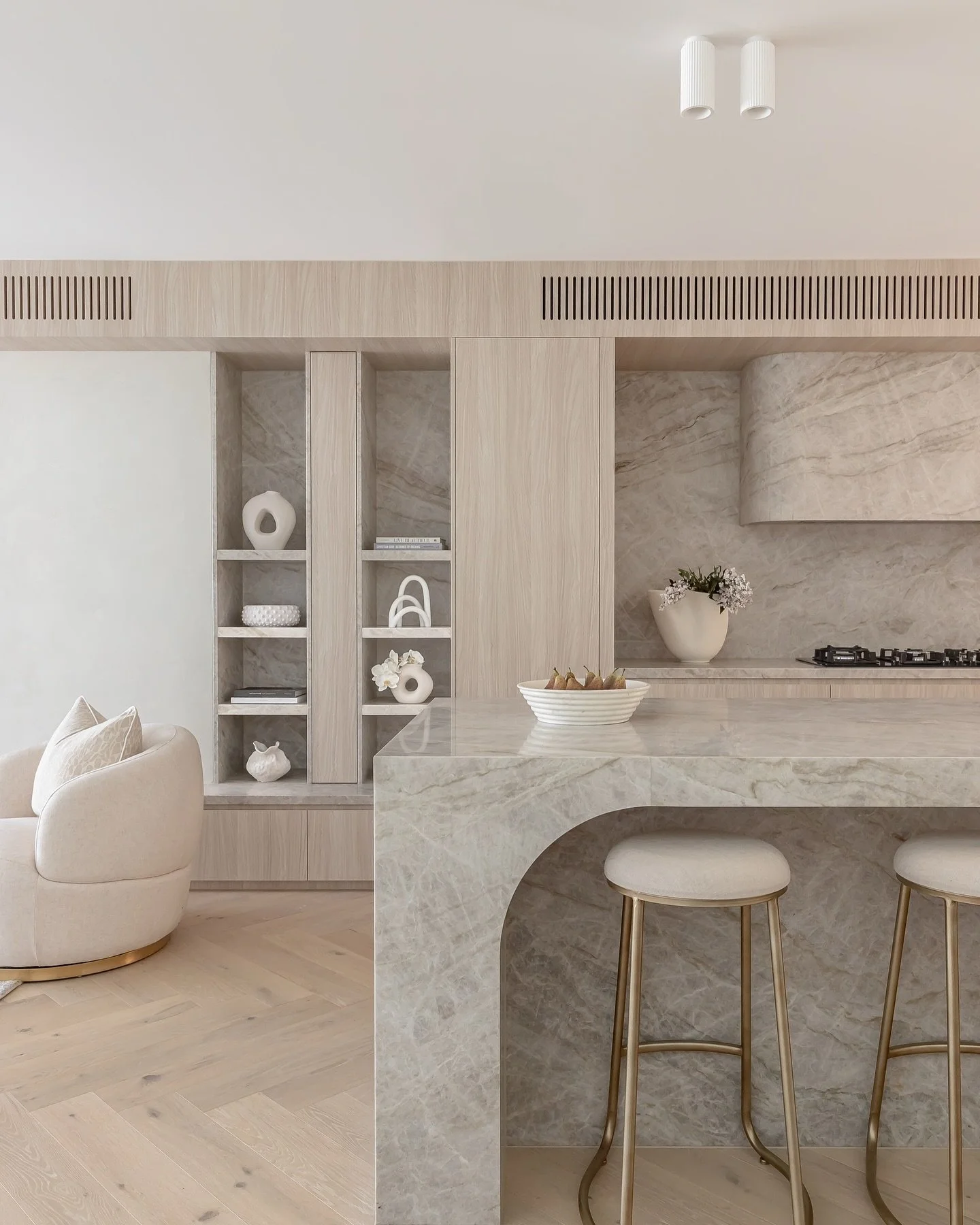 We do love a monochromatic palette- there&rsquo;s something so effortless, elegant and timeless about it 🤍

&bull;

&bull;

&bull;

#sydneyrealestate #styledtosell #realestate #homedecor #interiorinspo #interior #styling #property #sydney #staging #