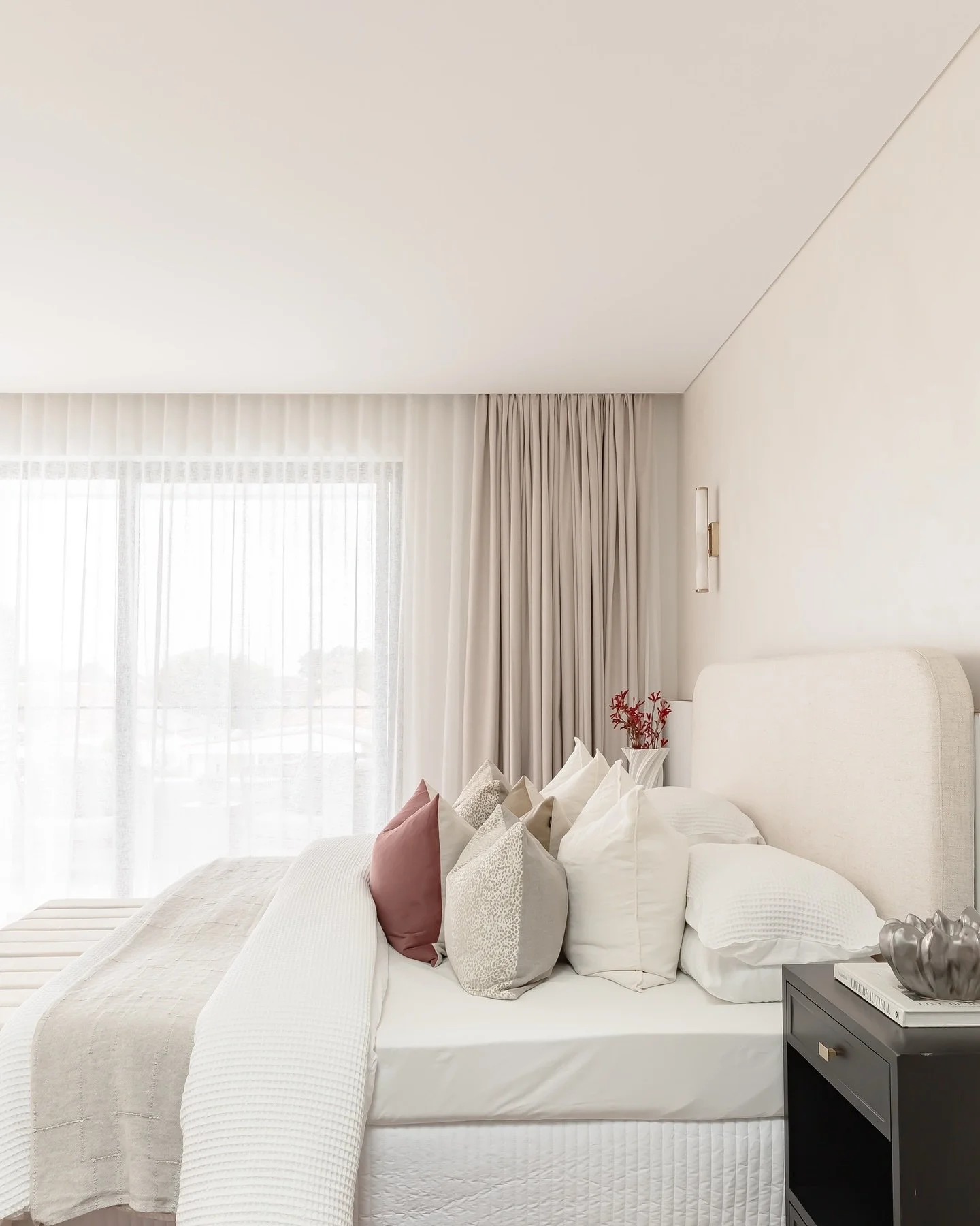 Golden light, layered linen, and the quiet luxury of simplicity. 

&bull;

&bull;

&bull;

#sydneyrealestate #styledtosell #realestate #homedecor #interiorinspo #interior #styling #property #sydney #staging #instadecor #homestyle #homestyling #interi
