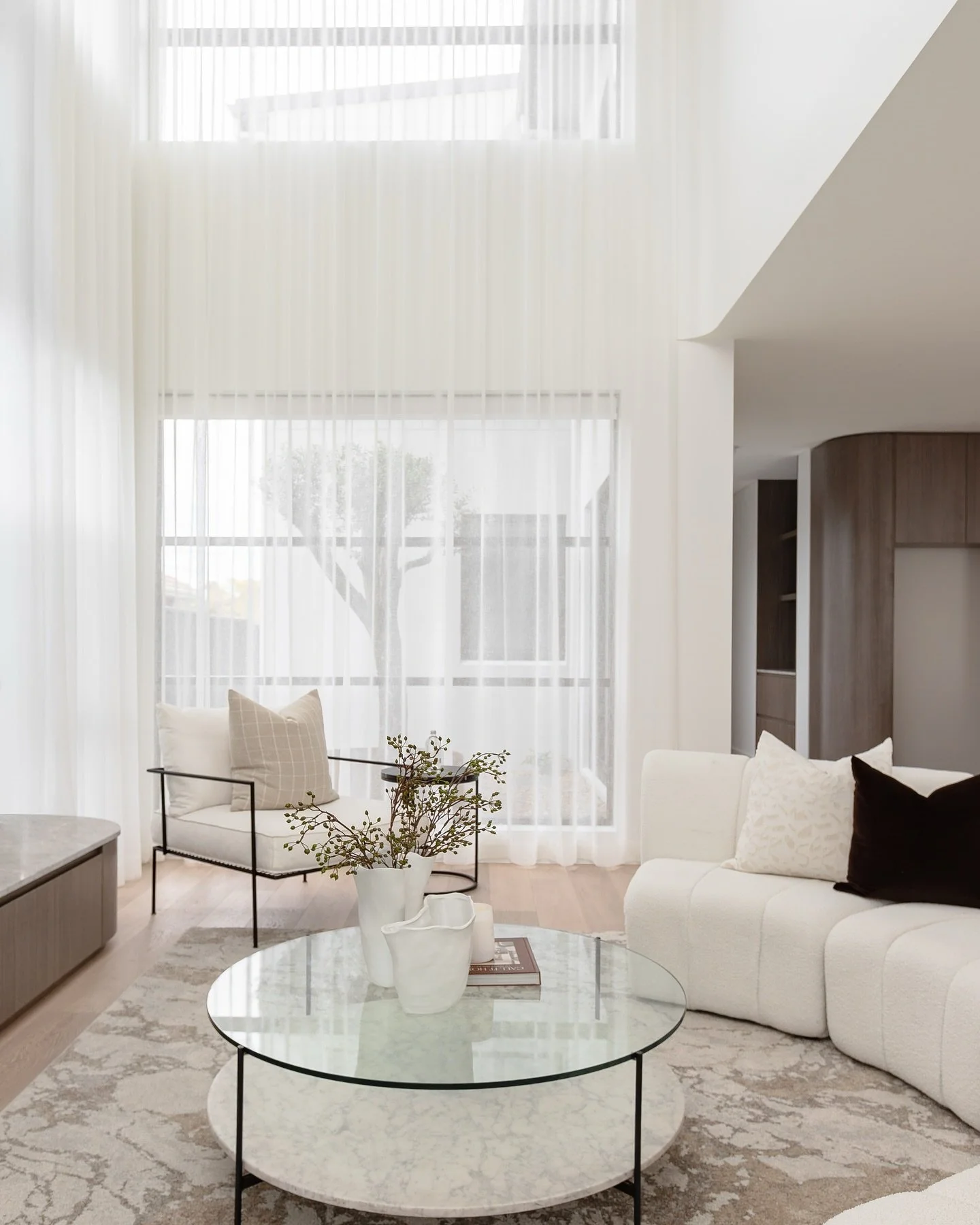 Contemporary comfort &mdash; where every detail feels intentional and effortlessly refined. 

&bull;

&bull;

&bull;

#sydneyrealestate #styledtosell #realestate #homedecor #interiorinspo #interior #styling #property #sydney #staging #instadecor #hom