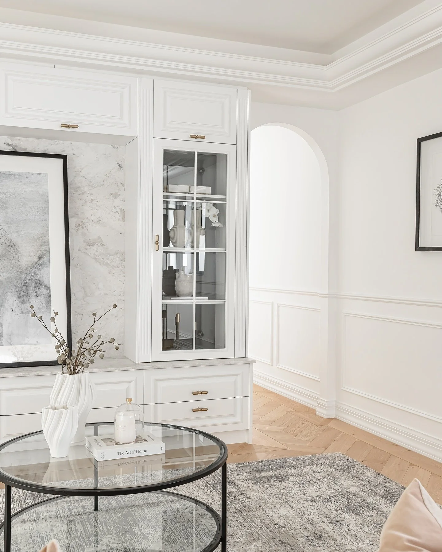 Thoughtfully finished details that come together to create a space that feels both timeless and beautifully refreshed 🤍 

&bull;

&bull;

&bull;

#sydneyrealestate #styledtosell #realestate #interiorinspo #interior #styling #property #sydney #stagin