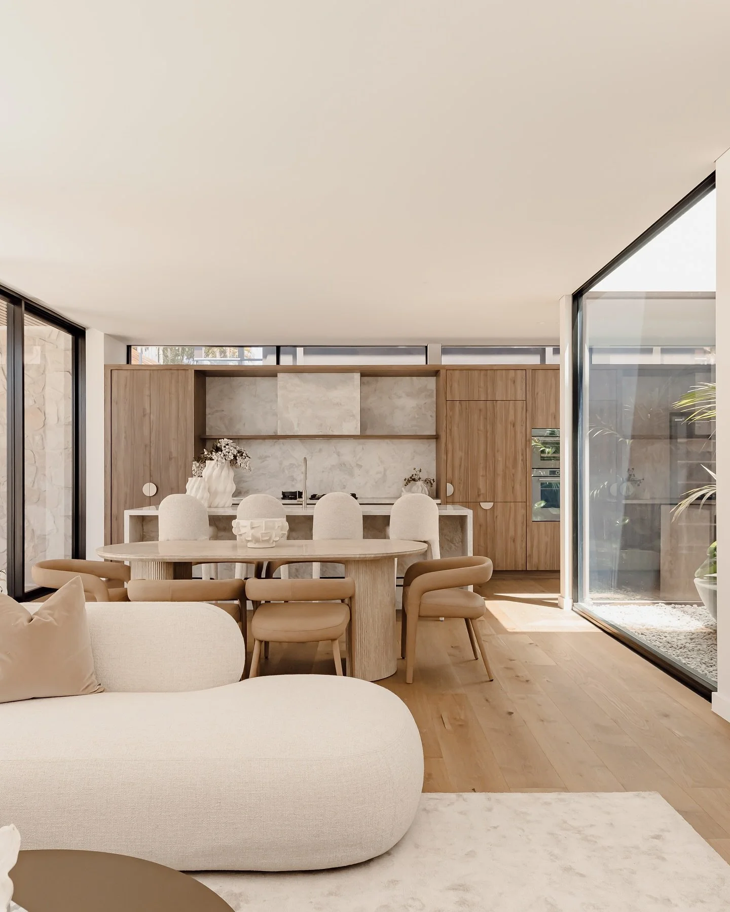 Fifty shades of beige 🤍

&bull;

&bull;

&bull;

#sydneyrealestate #styledtosell #realestate #interiorinspo #interior #styling #property #sydney #staging #homestyling #interiorstyling #propertystylist #propertystyling #propertystaging #propertyprese