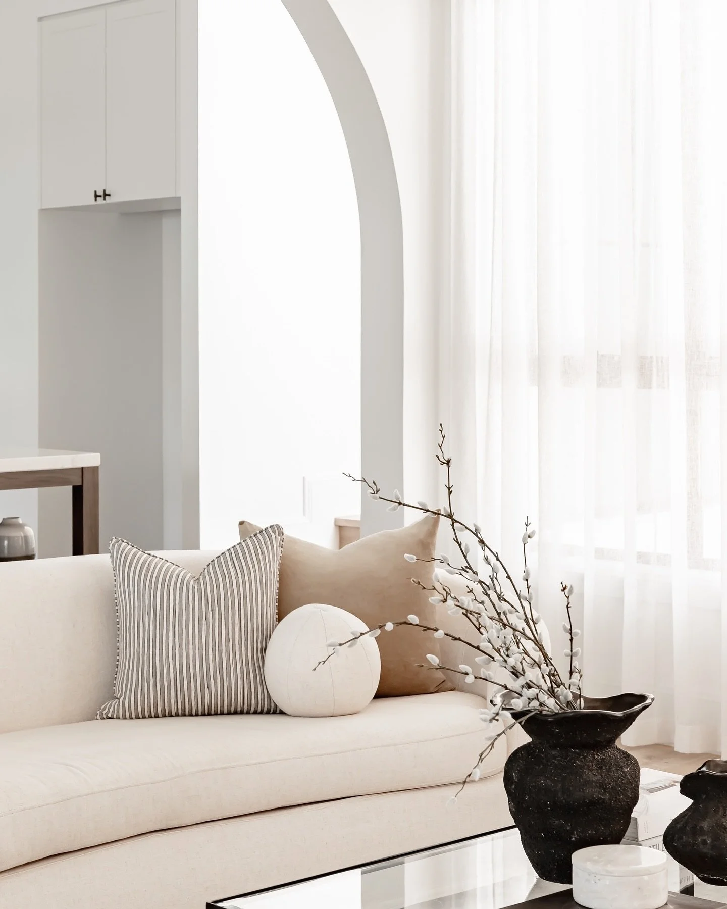 Soft neutrals and gentle curves that come together to create a space that feels effortless and inviting. Considered styling isn&rsquo;t loud &mdash; it whispers.

&bull;

&bull;

&bull;

#sydneyrealestate #styledtosell #realestate #interiorinspo #int