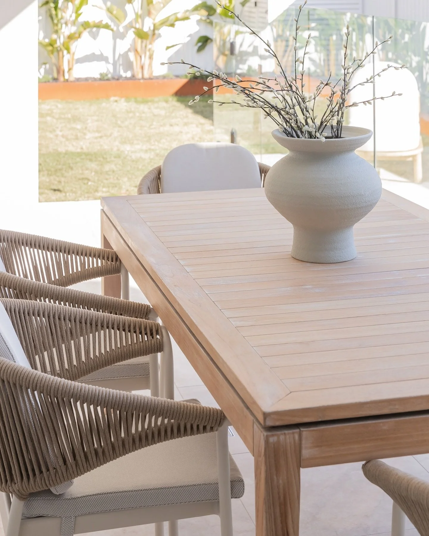 Dining in style 🤍

&bull;

&bull;

&bull;

#sydneyrealestate #styledtosell #realestate #interiorinspo #interior #styling #property #sydney #staging #homestyling #interiorstyling #propertystylist #propertystyling #propertystaging #propertypresentatio