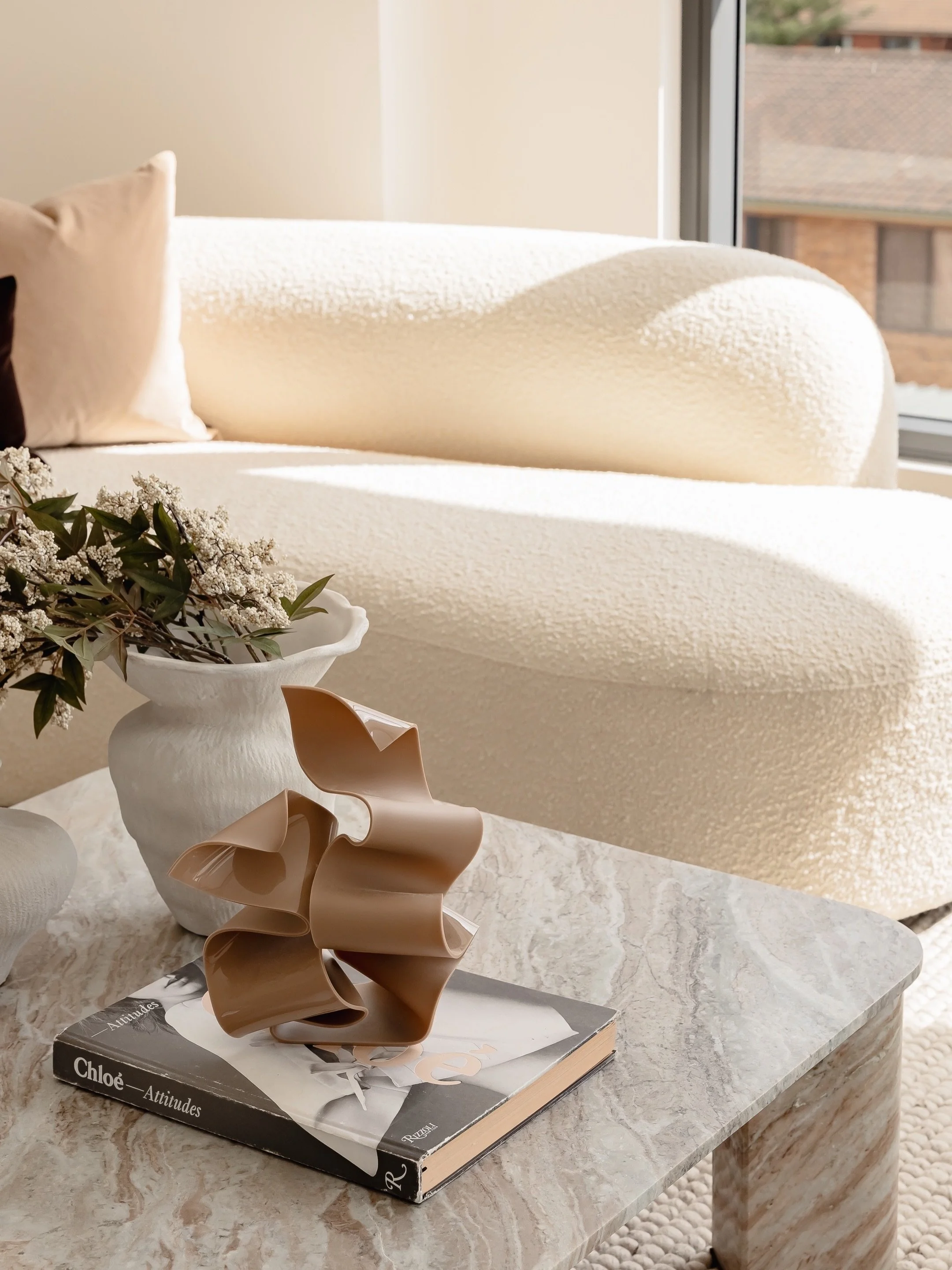 A sculptural moment 🤎 

&bull;

&bull;

&bull;

#sydneyrealestate #styledtosell #realestate #interiorinspo #interior styling property sydney staging homestyling interiorstyling propertystylist propertystyling propertystaging propertypresentation syd