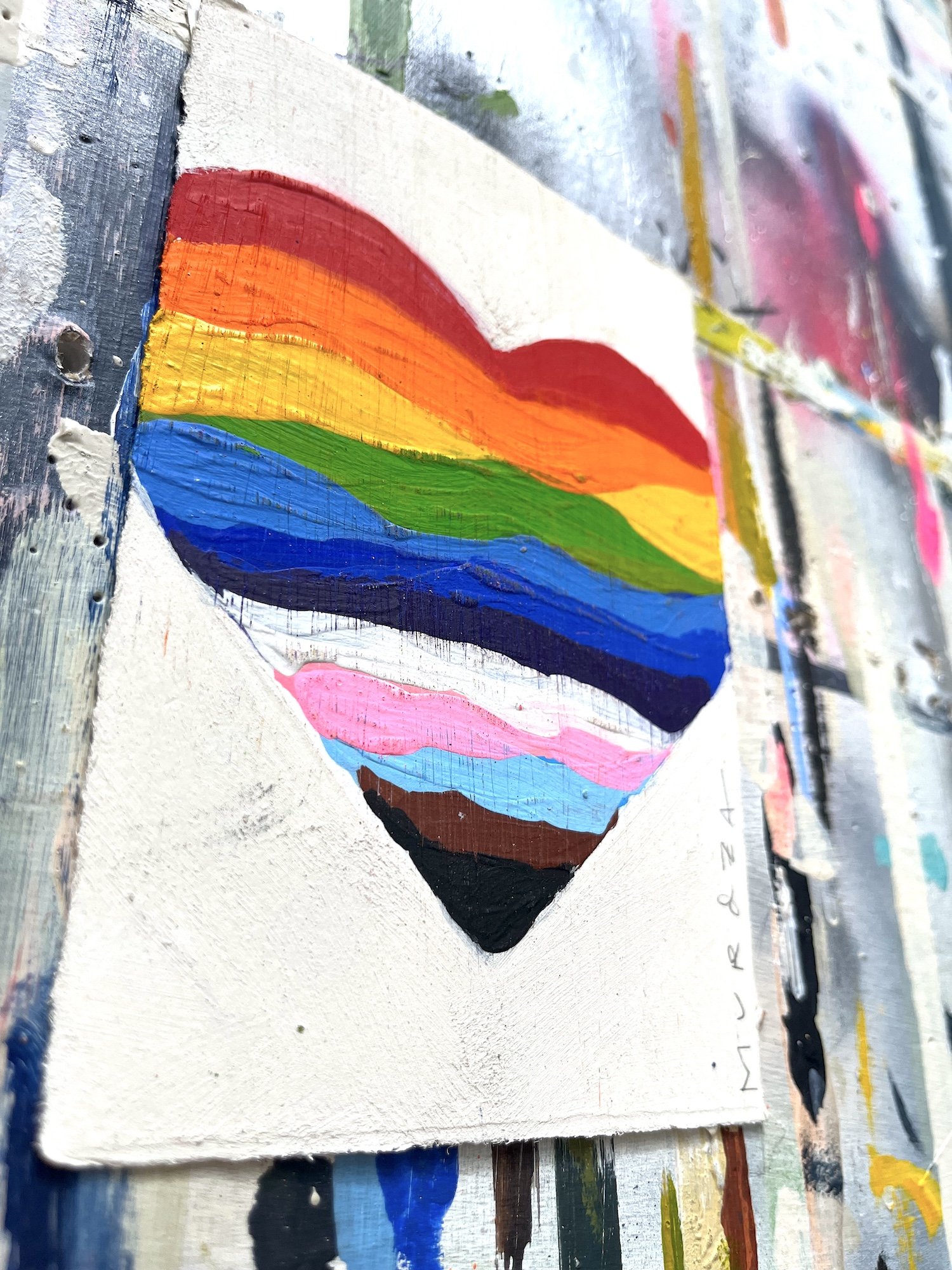 paper25_PaperHearts25-351_PrideLGBTQ+_6.5x4.5_detail1.jpeg