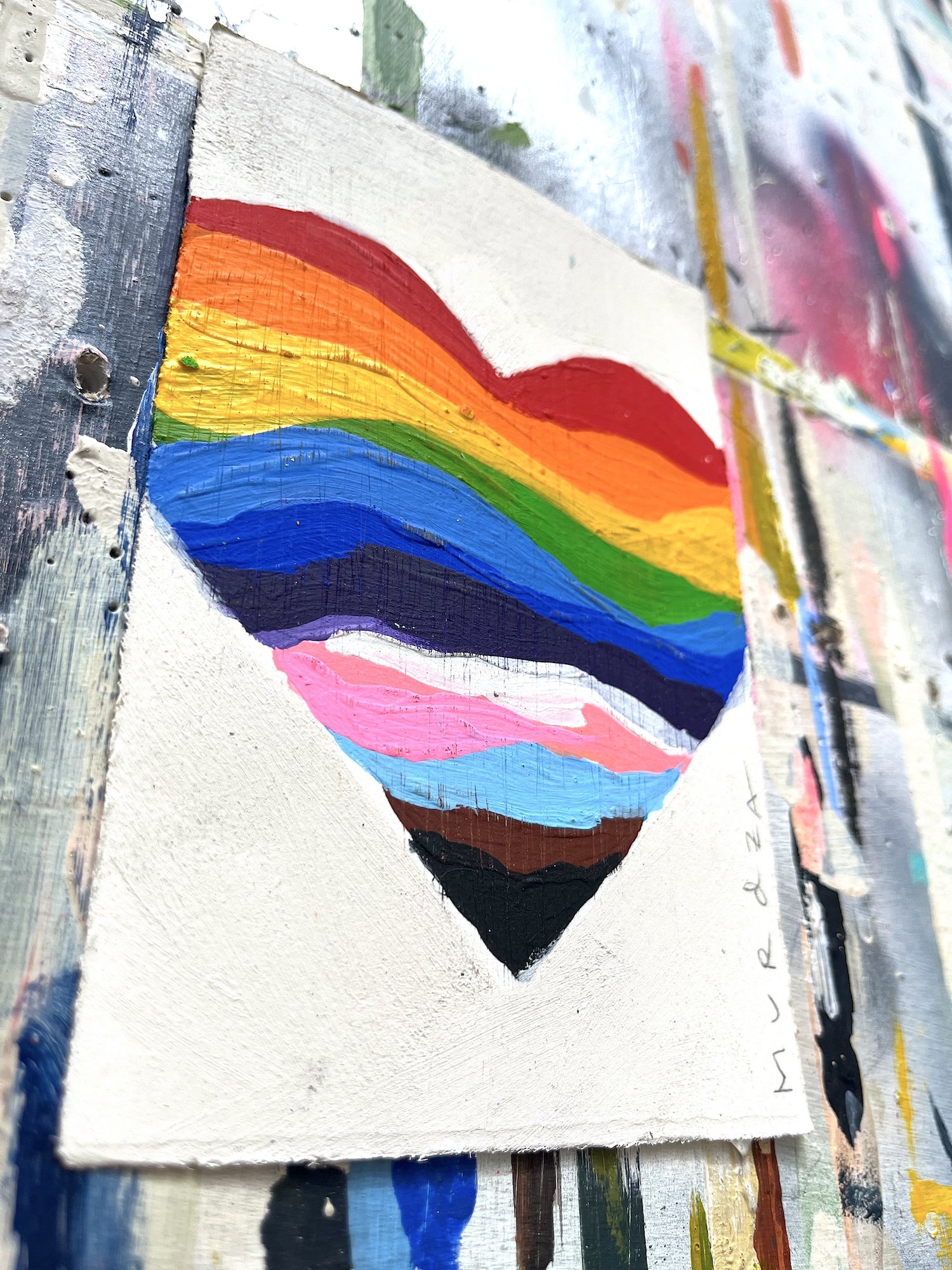 paper25_PaperHearts25-352_PrideLGBTQ+_6.5x4.5_detail1.jpeg