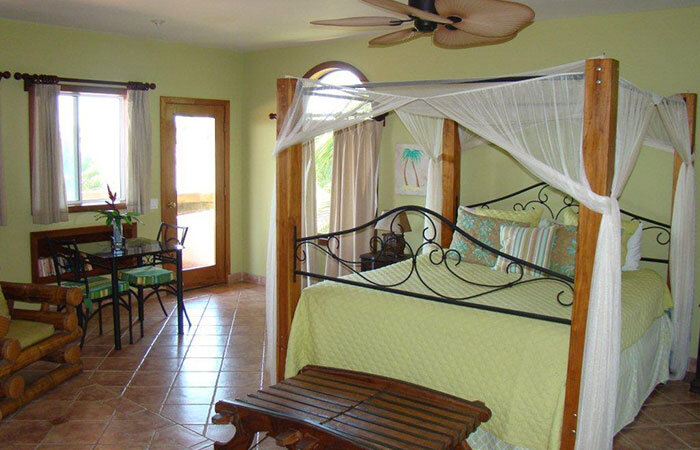 las-brisas-interior-slideshow-3.jpg