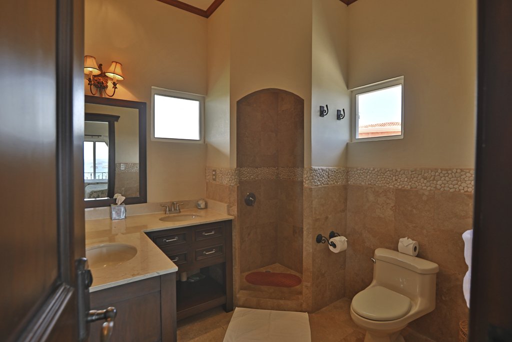 Vista Preciosa BathroomEF5A9930 (1).jpg