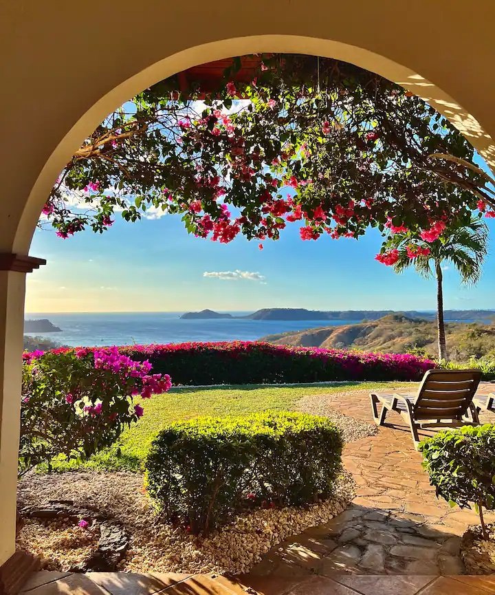 Las Brisas Outdoor arch looking at ocern.jpg