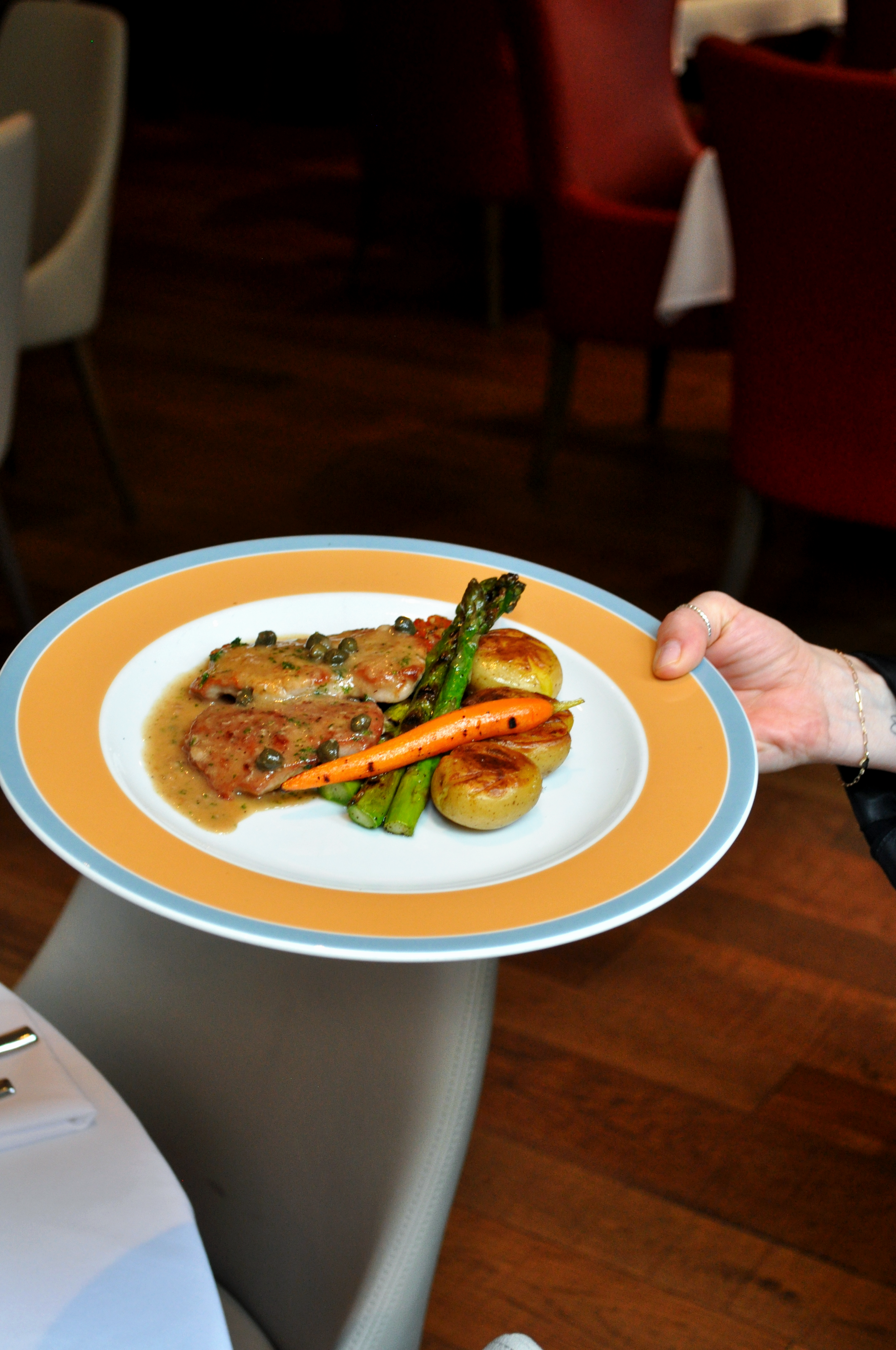 seared_duck_breast_asparagus_roasted_carrot_caramelised_sauce.png