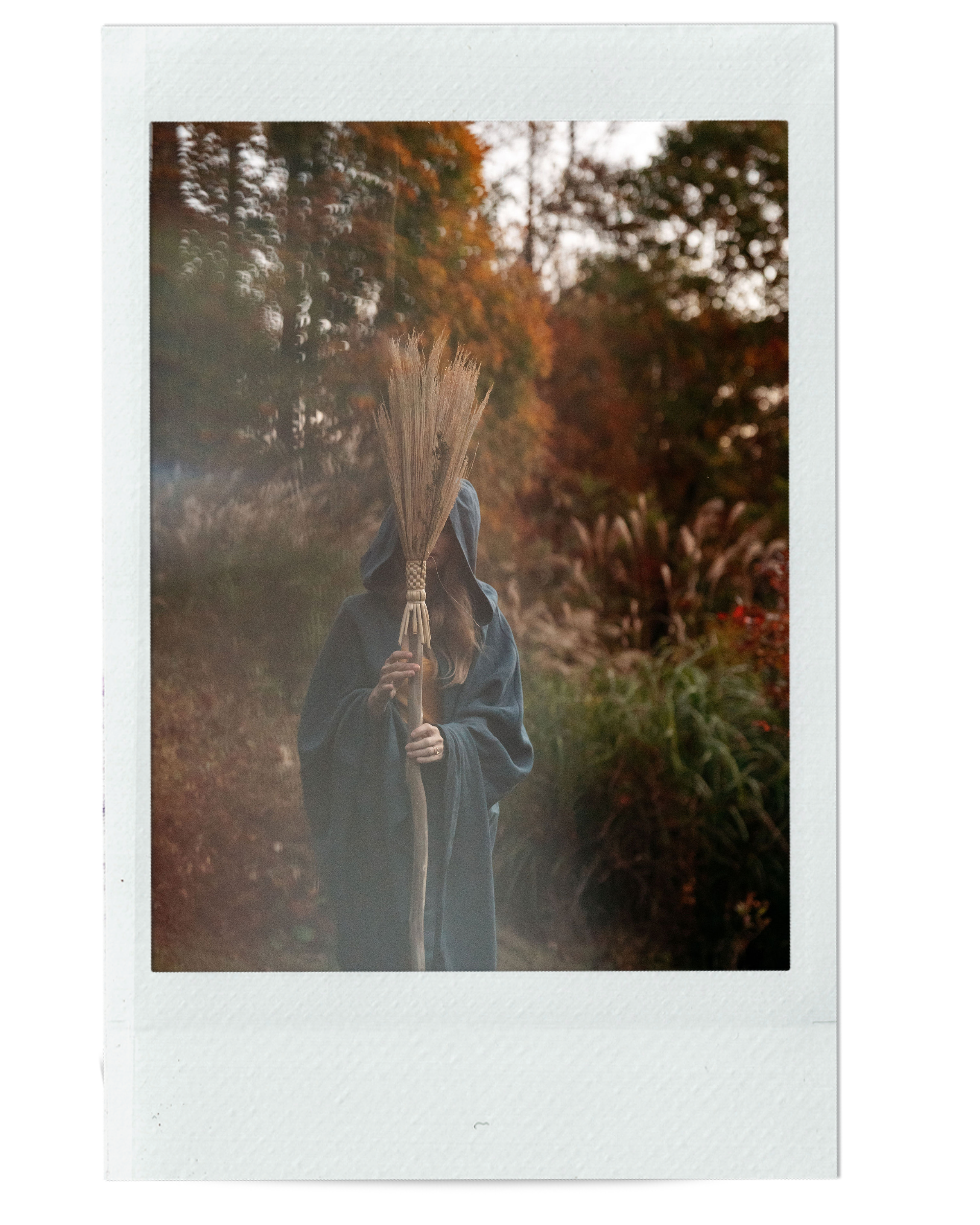 4 SIGNS IT’S TIME TO STEP OUT OF THE SPIRITUAL BROOM CLOSET