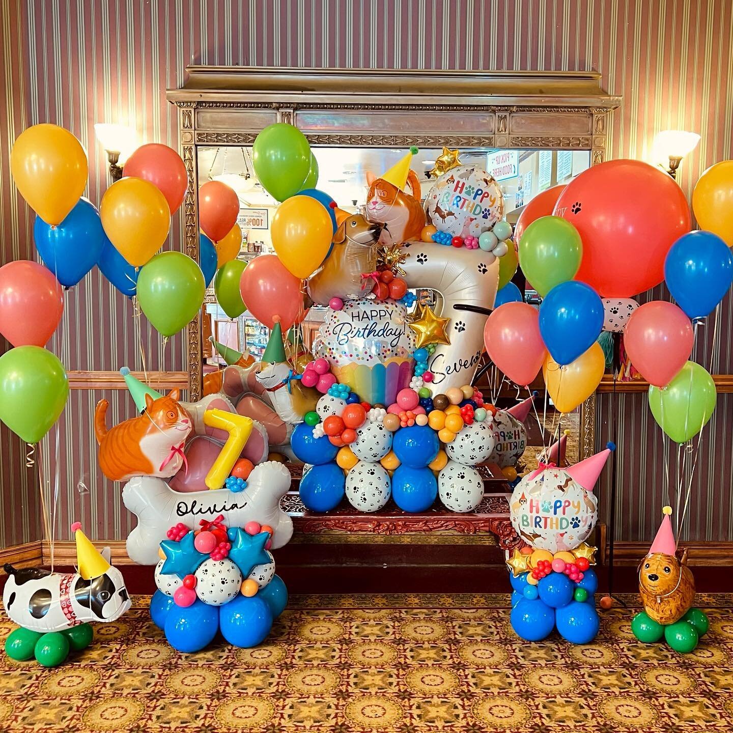 🎈🐾It&rsquo;s PAWTY time!!!🐾🎈
.

.
.

#balloon #birthdayballoons #birthday🎂 #balloons #organicballoons #balloonprofessional #balloonmosaic ballooncolumn #balloonarrangement #balloonmarquee 
#🎈 #vail #aspencolorado #aspenwedding #balloonstylist #