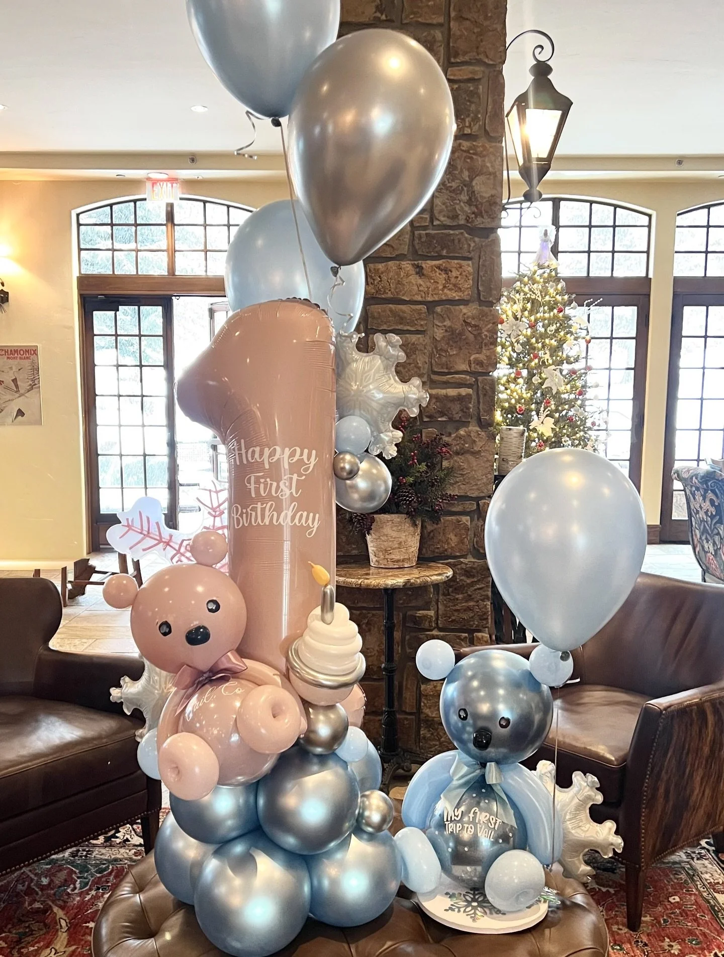 First birthday and first trip to vail!
.
.
.
#balloonbouquet #balloondelivery #balloondecoration #balloonstack