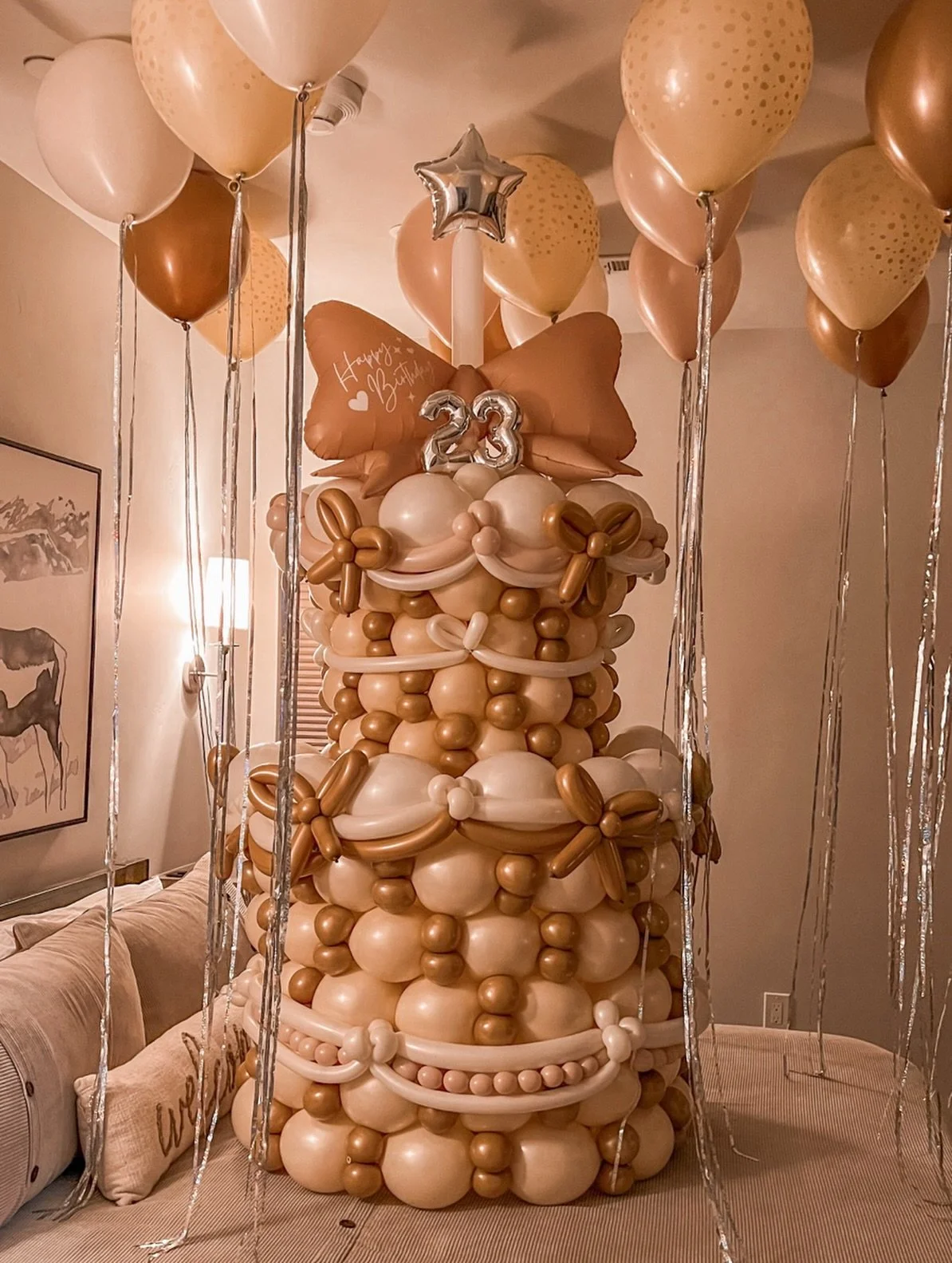 A snickerdoodle cake! 
#ballooncake #balloonsculpture #borthdayballoons