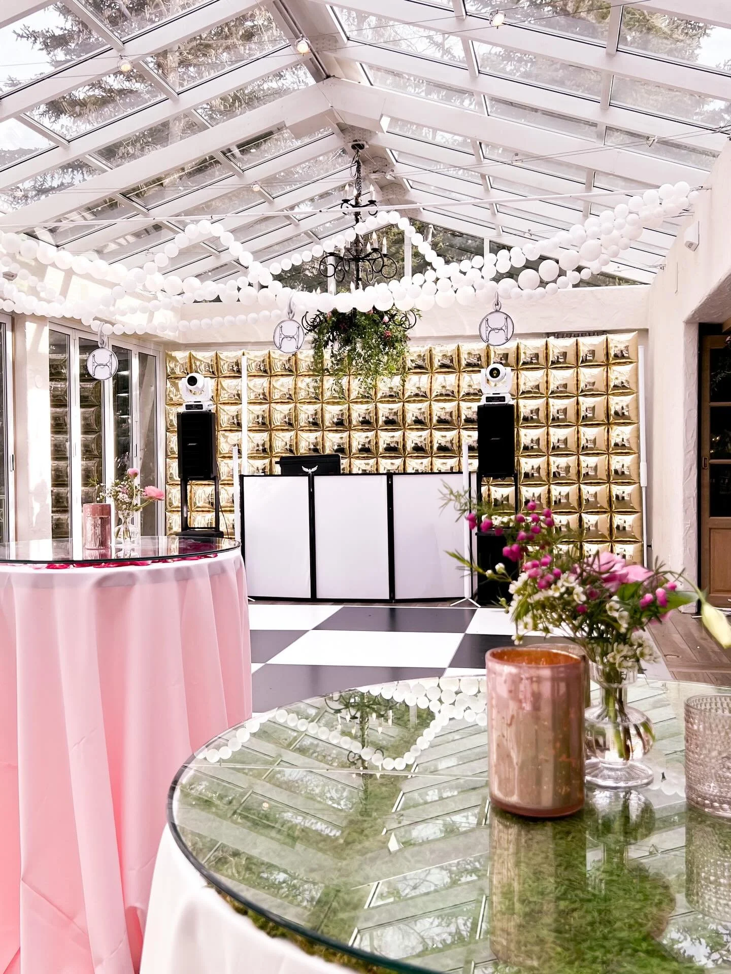 Soft, dreamy, and tr&egrave;s chic for a very special day.
#batmitzvahgirl #parisiantheme #balloondecor #balloonwall