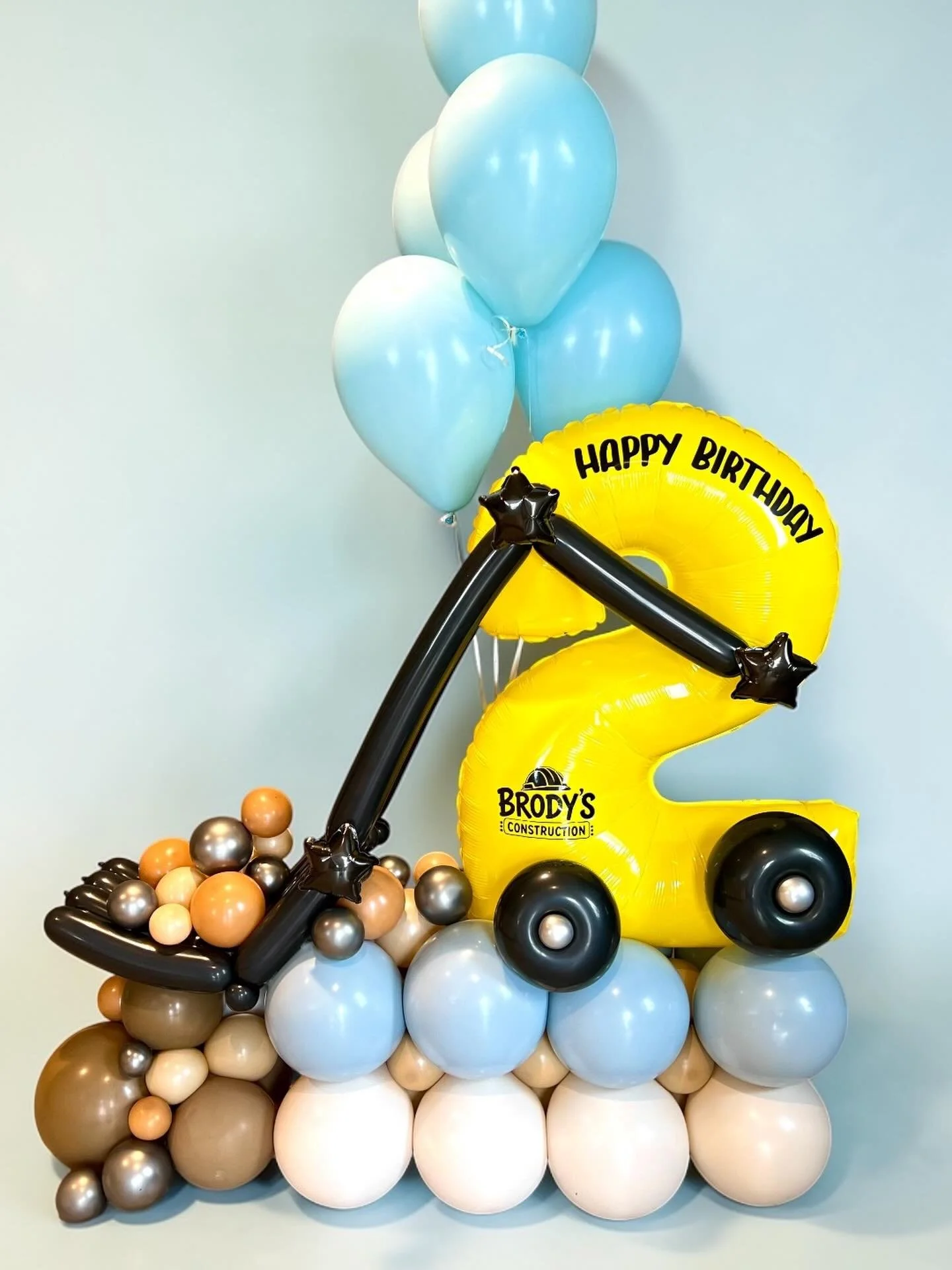 Brody&rsquo;s construction crew is working on a Big Birthday!
#balloonstack #2ndbirthday #constuctionparty