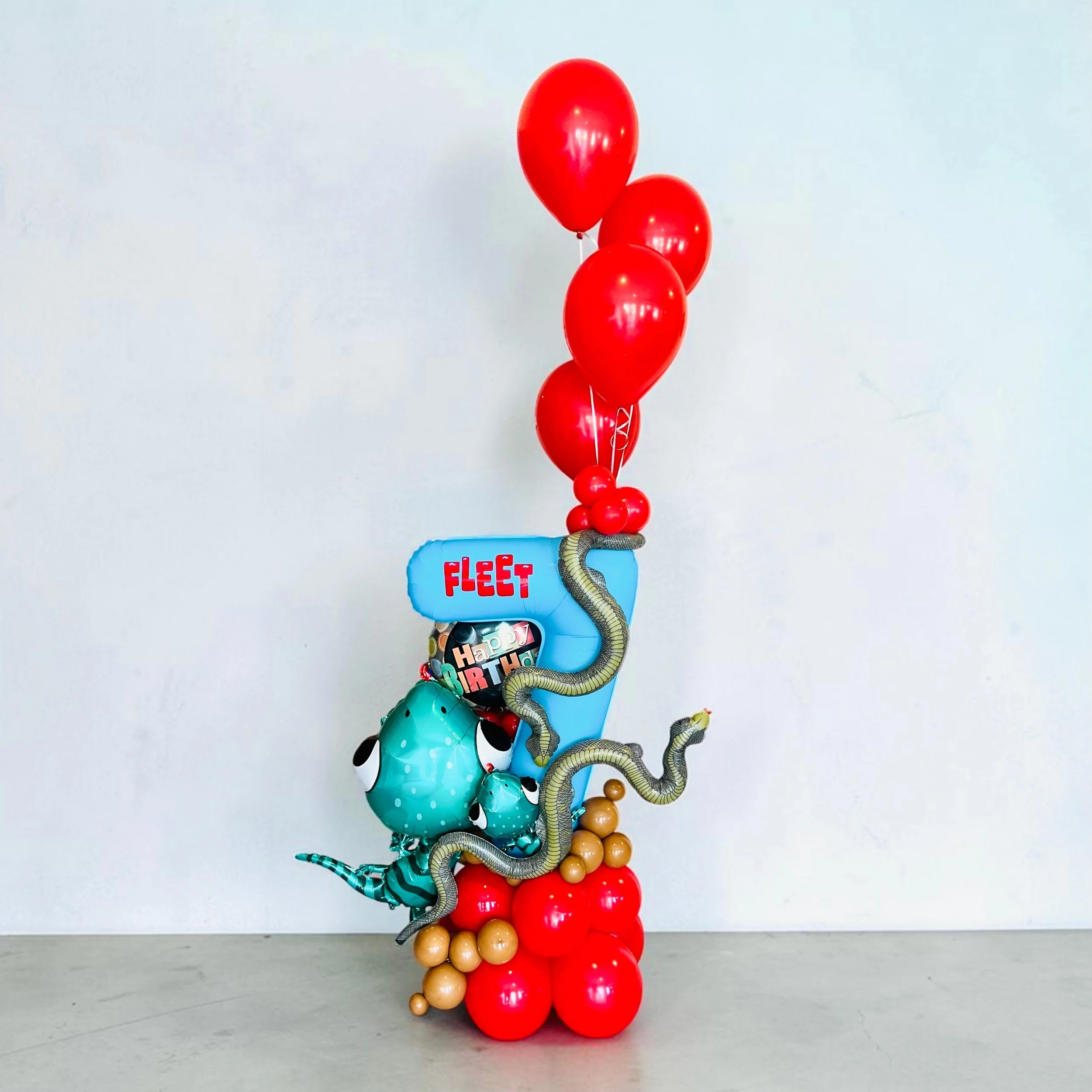 Balloons with a bite! 
#balloonstack #balloonbouquet