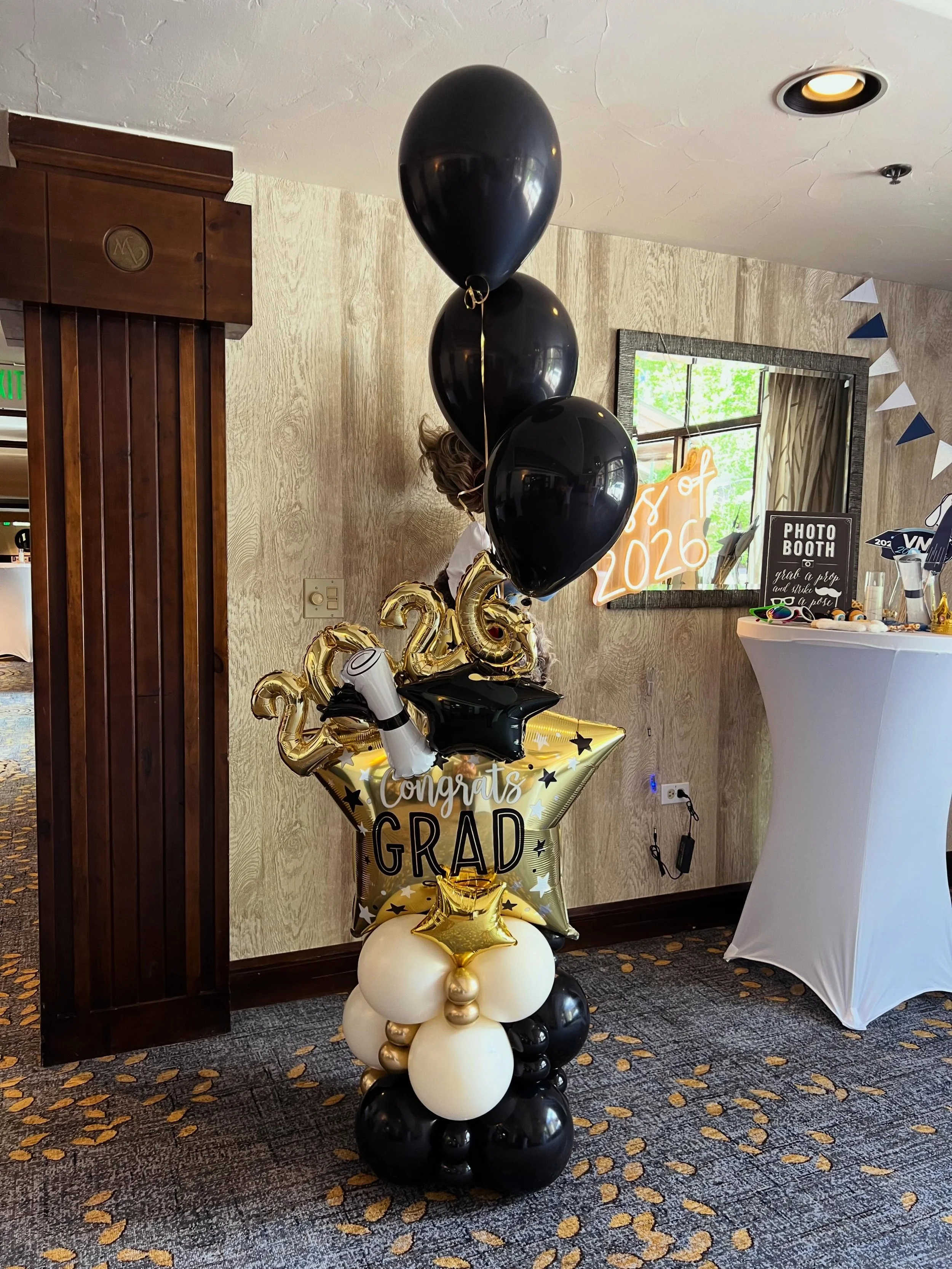 2026 graduation was a hit! 
#graduationballoons #graduationbouquet