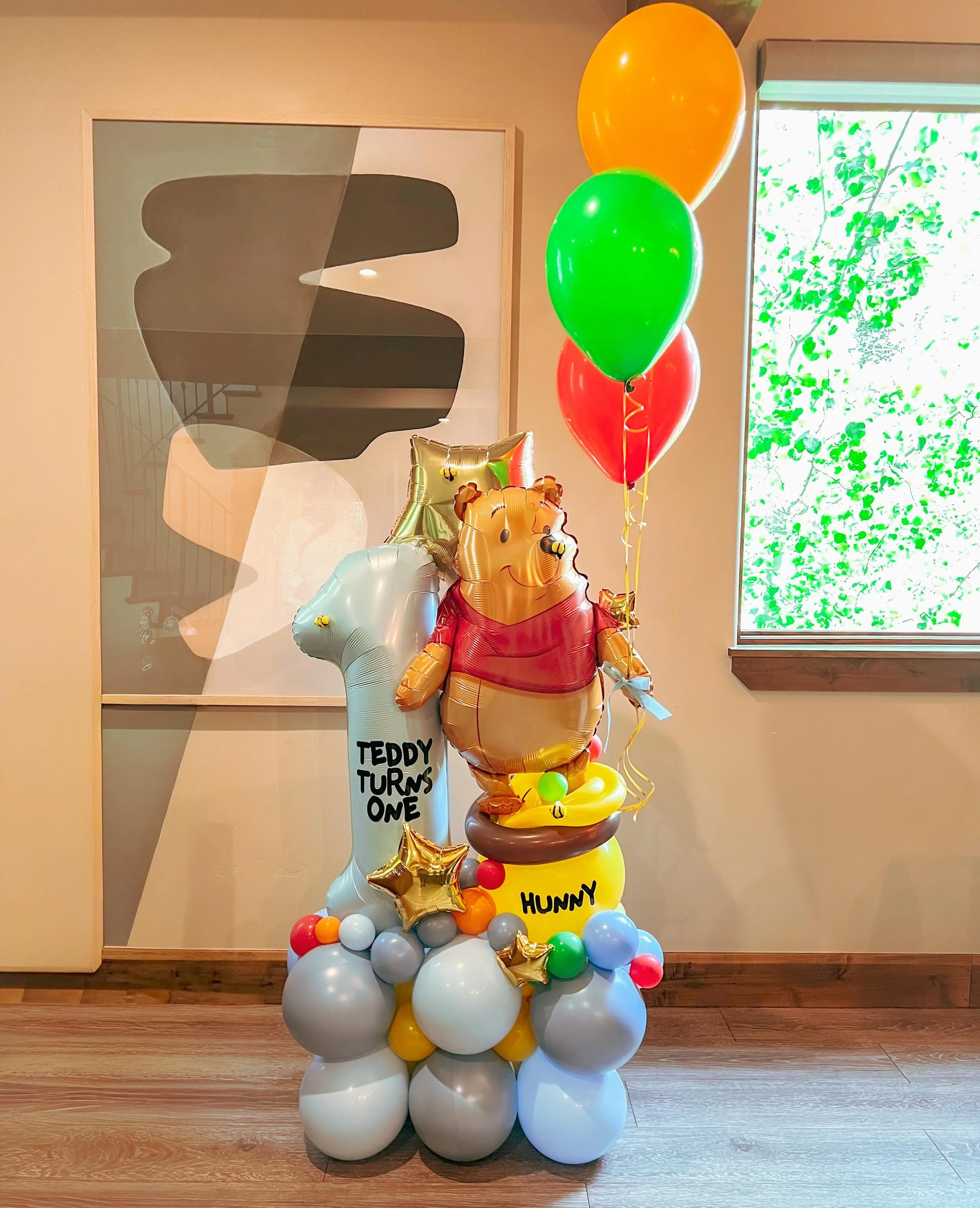 🌳 Straight from the Hundred Acre Woods 🍯
#balloonbouquets #1stbirthdayballoons #balloonstack