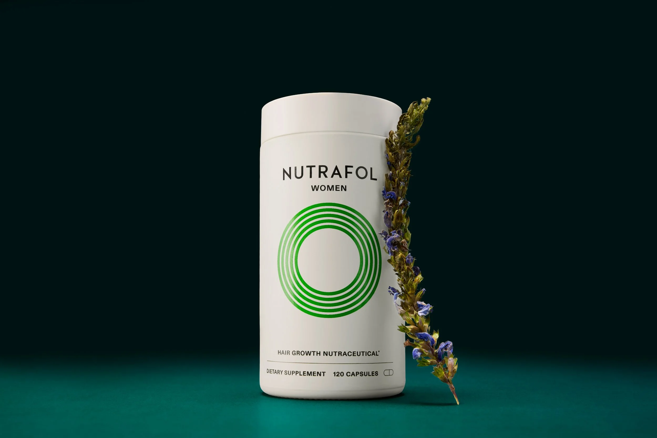 260728_Nutrafol_Shot-A_Transitions-Product-Hero-Bottle_058-plate-fill-right-side.jpg