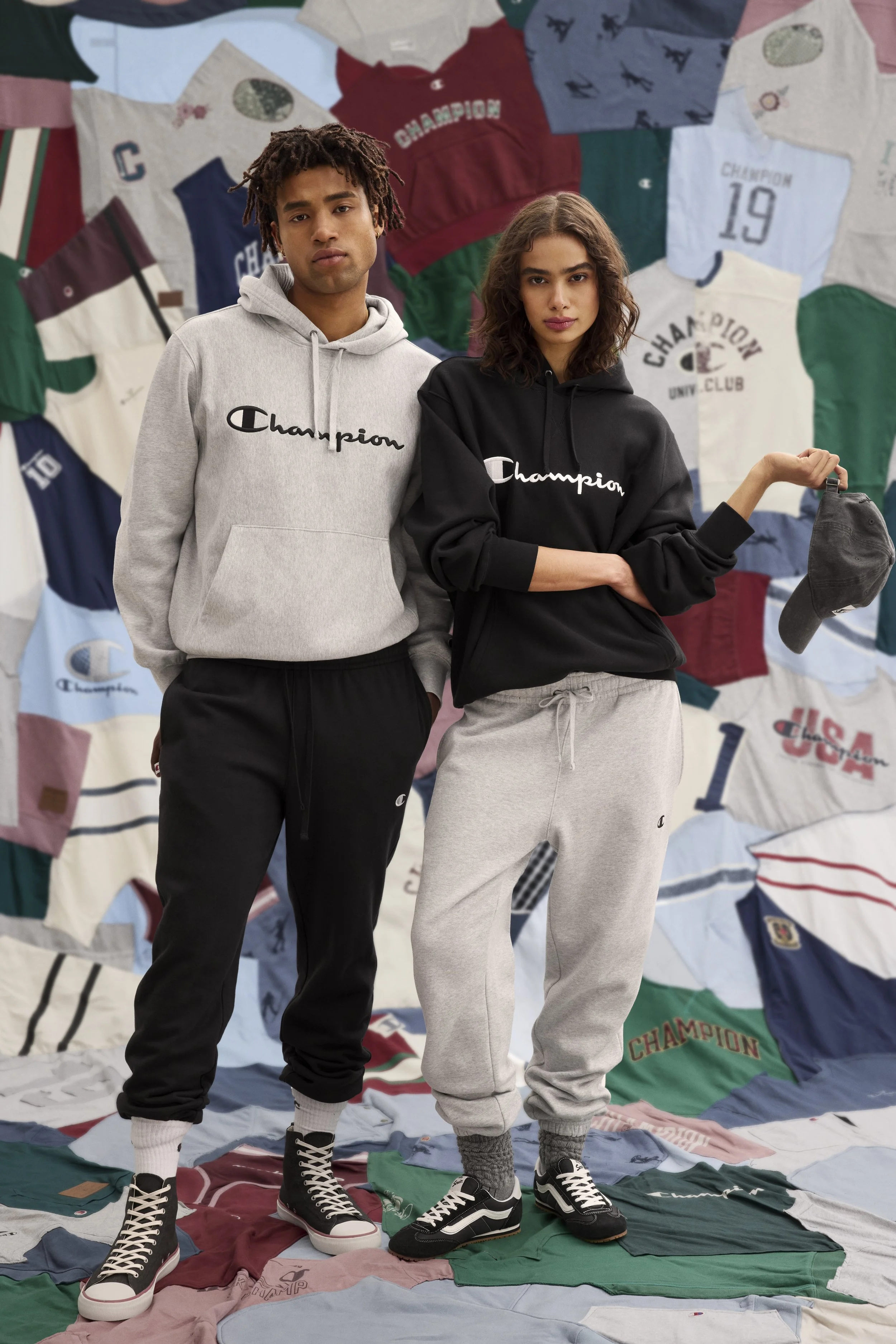 SHOT8_F26_Q3-CHMP-TARGET_MNS_WMNS_ICONIC_ESSENT_BLK-GREY_4041_FINAL.jpg