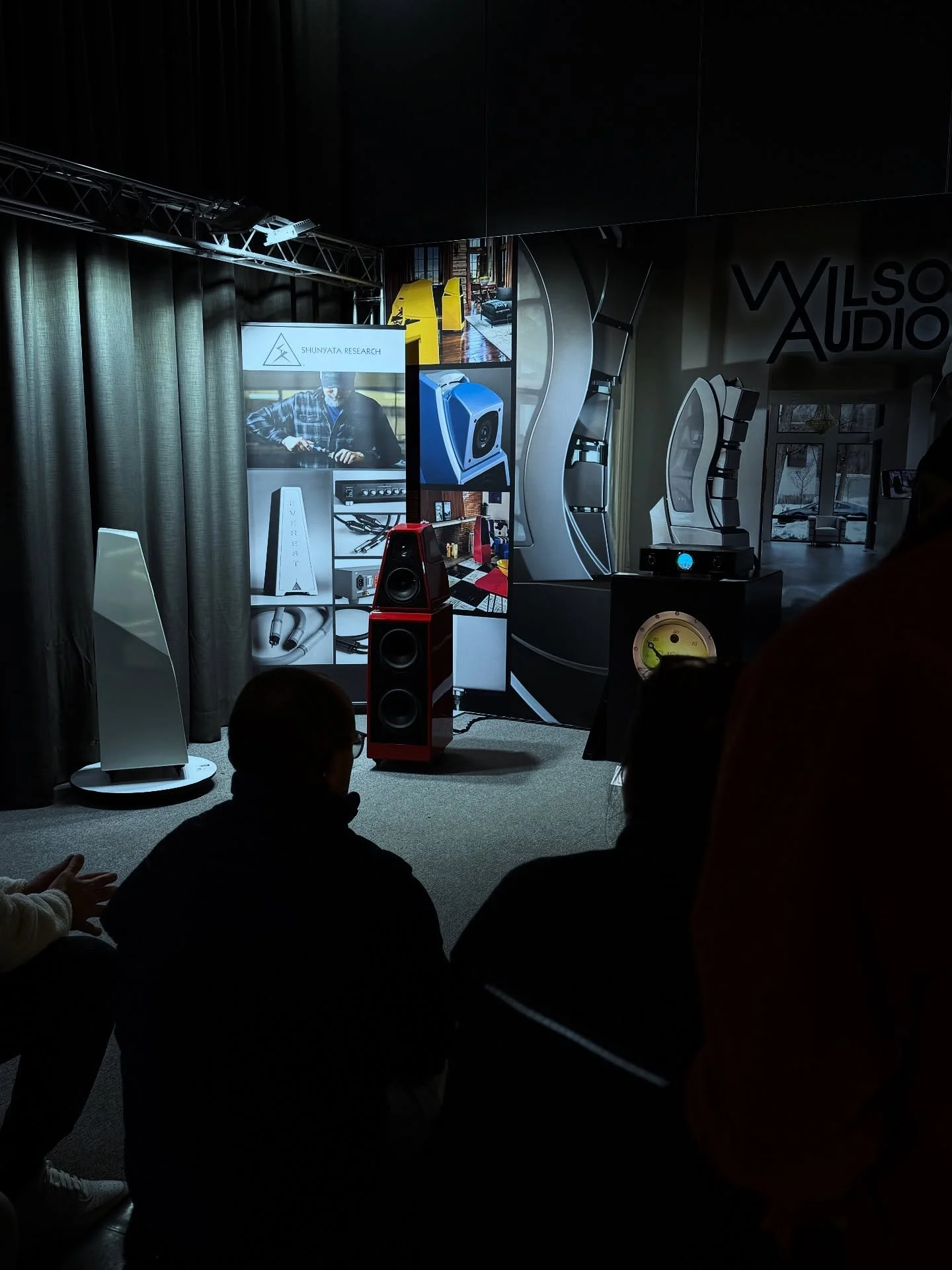 Au PAVS &ndash; Paris Audio Vid&eacute;o Show, Music-Hall a partag&eacute; sa passion de la Hi-Fi aux c&ocirc;t&eacute;s de marques prestigieuses comme YG Acoustics, Accuphase, Eversolo, Wilson Audio, Sonus Faber, McIntosh, Dan D&rsquo;Agostino, Bass