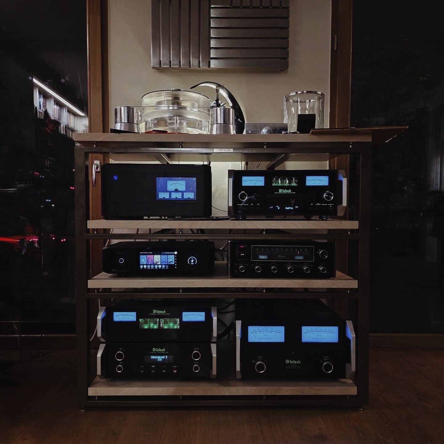 INSTALLATION MUSIC-HALL 

Un syst&egrave;me pens&eacute; dans le temps !
#musichallauditorium #hautefidelit&eacute; #mcintosh #hifiparis