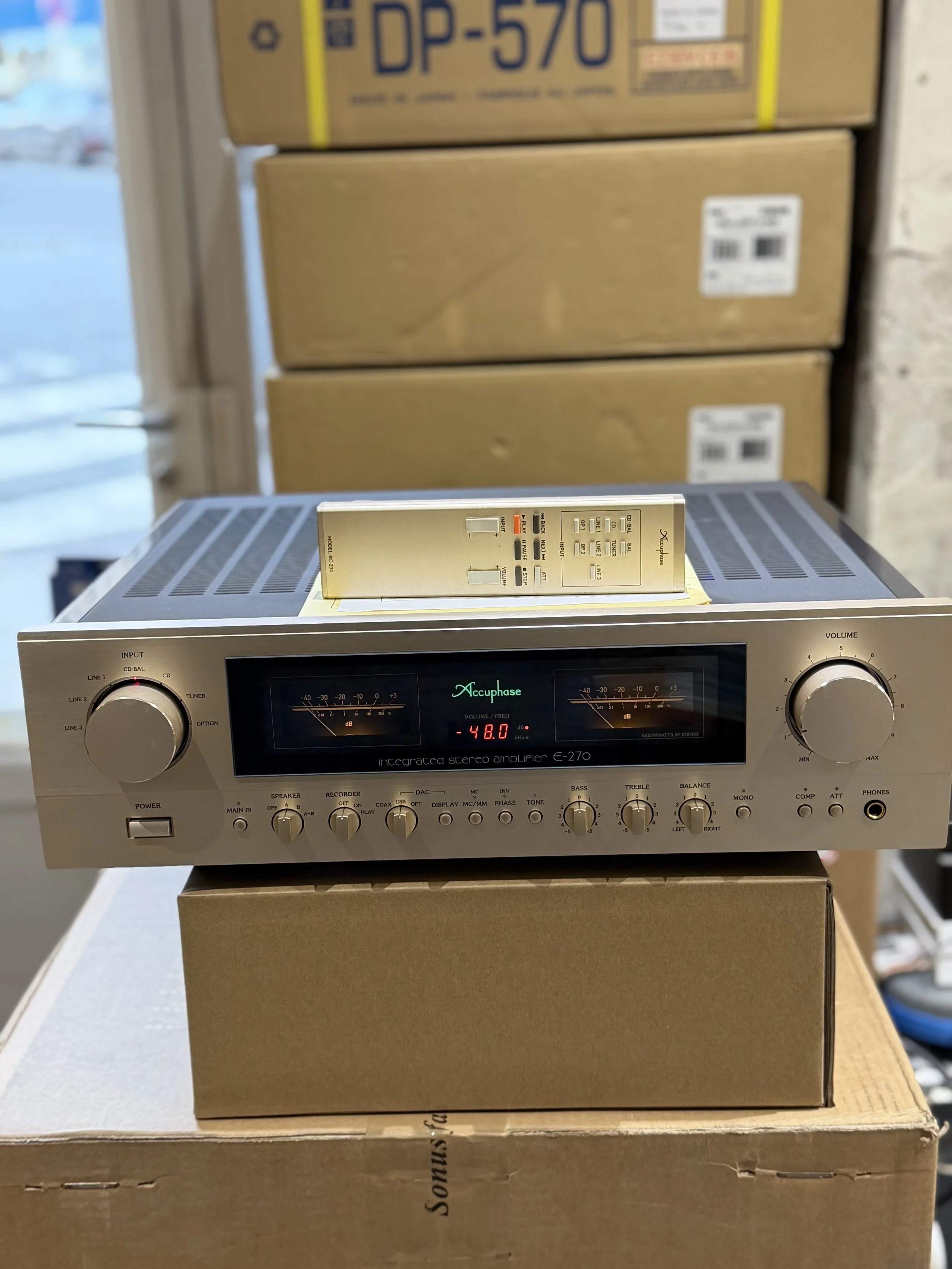 Accuphase E-270