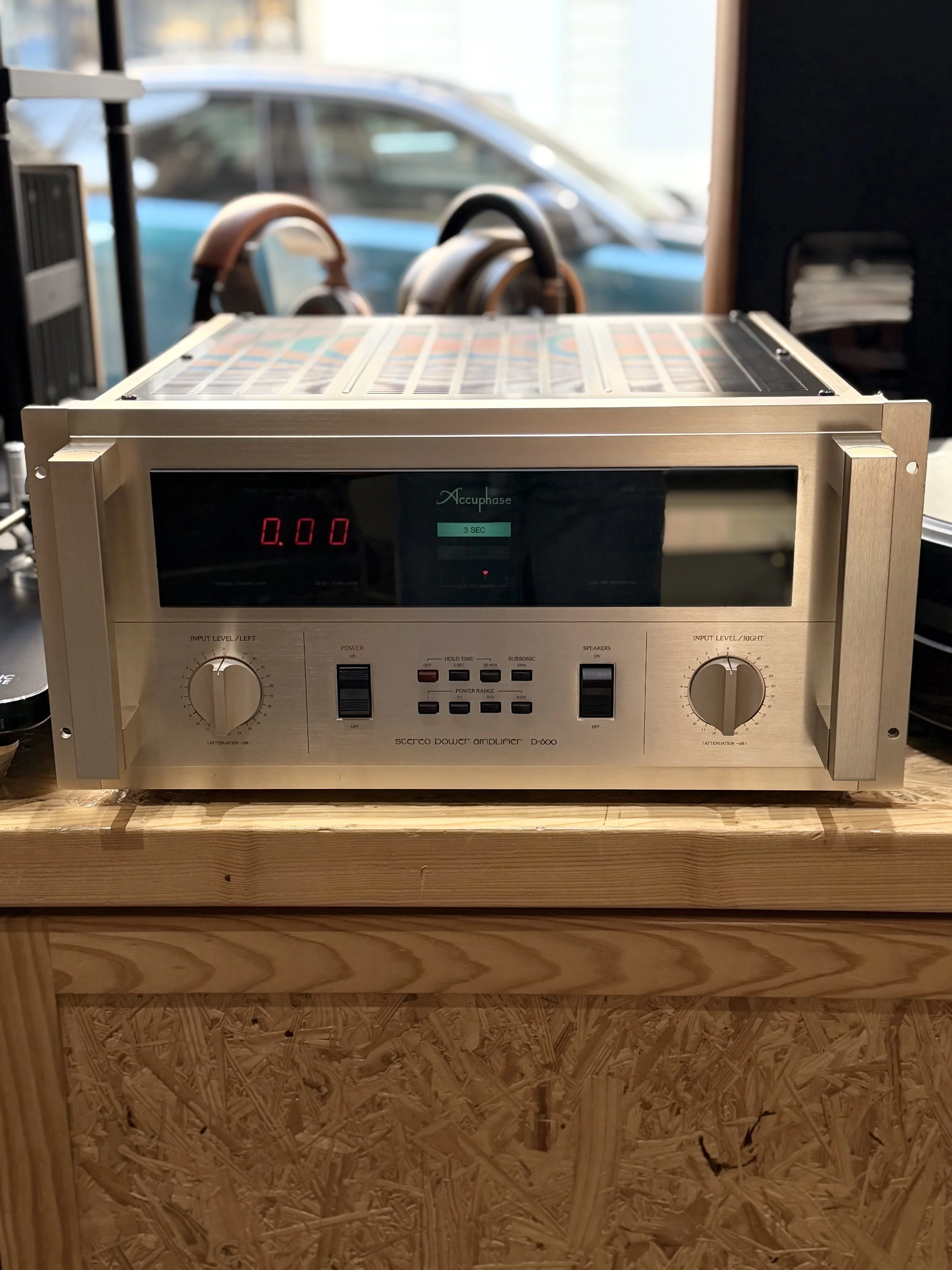 Accuphase P-600