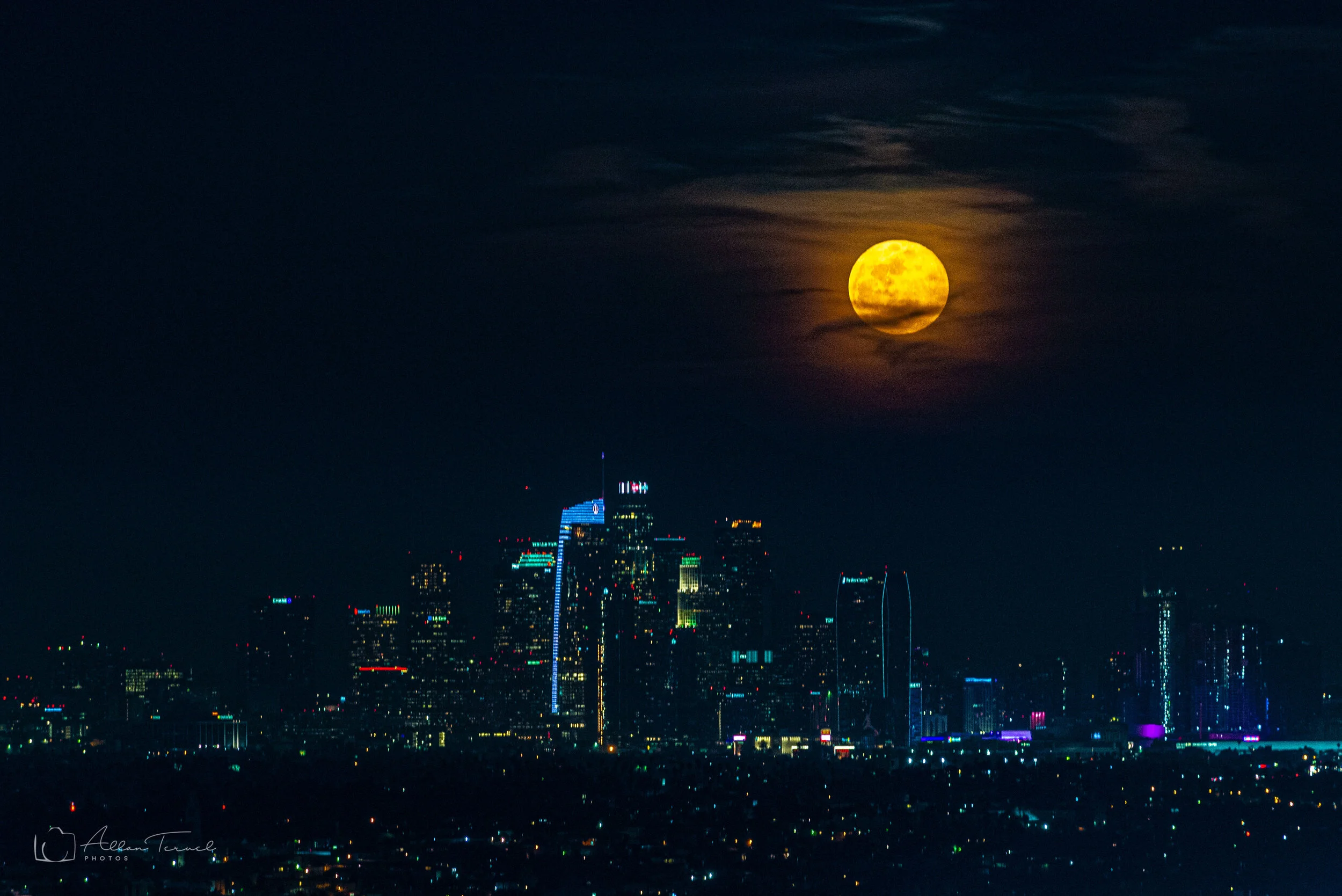 losangeles-blue-moon_mark.jpg