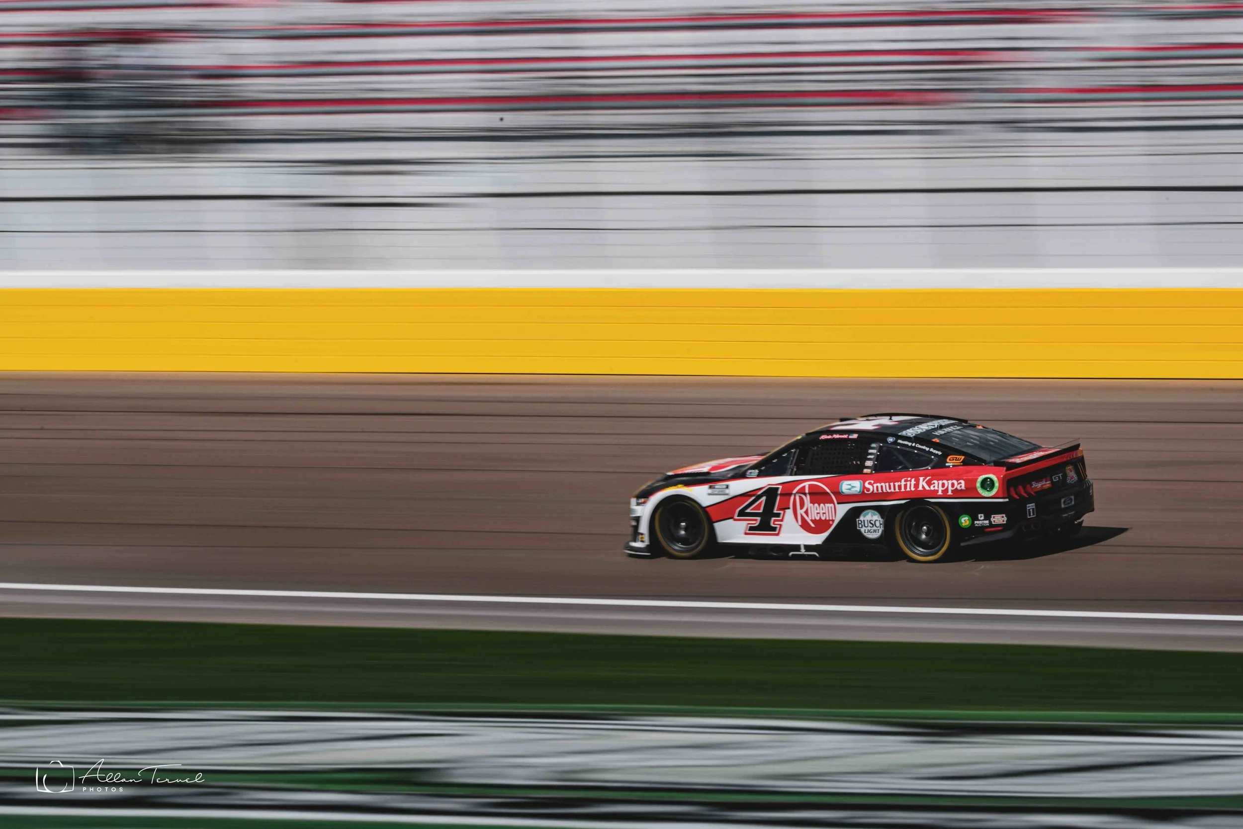 nascar-saturday_kevin-harvick-4-4.jpg