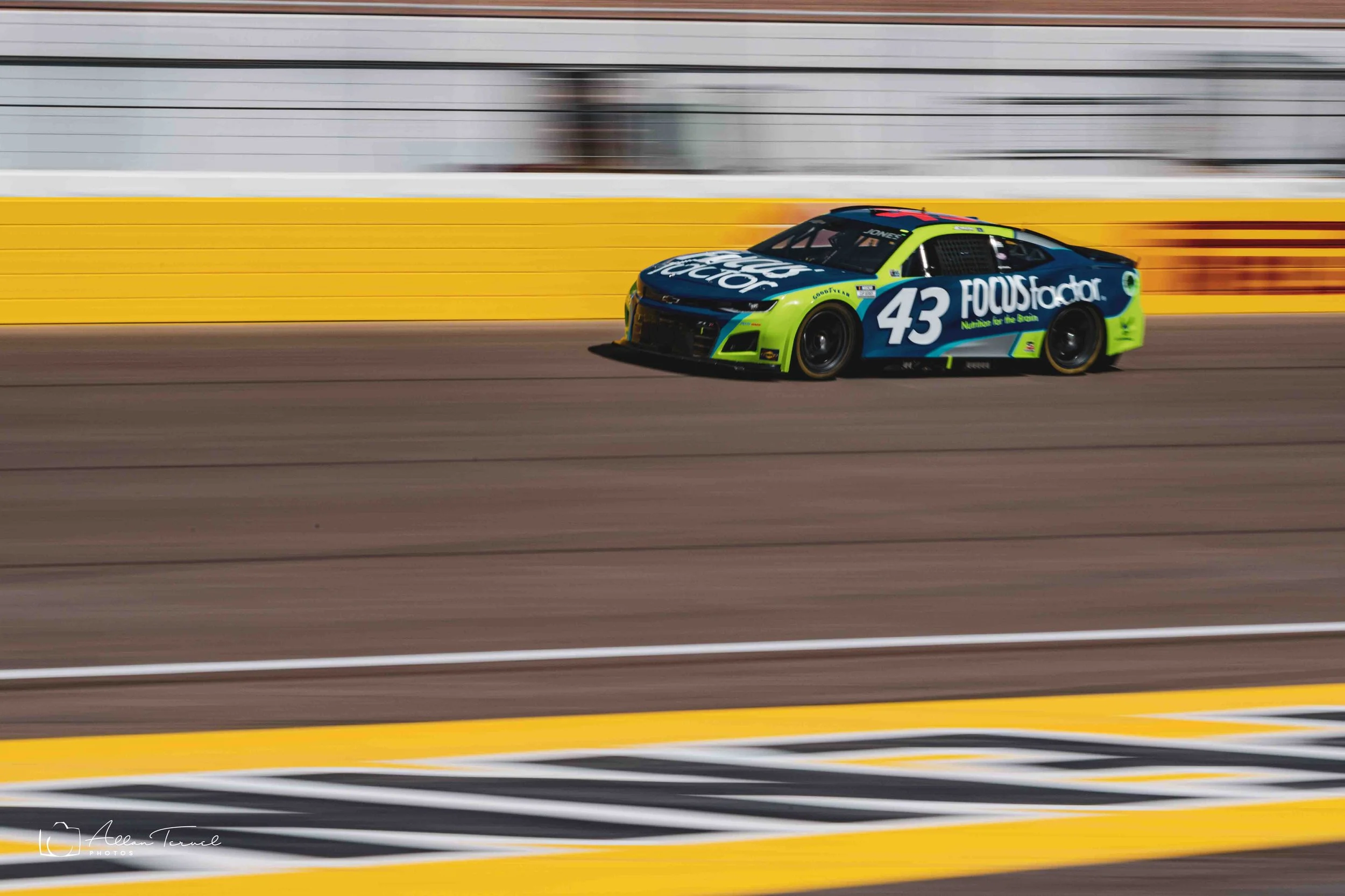 nascar-saturday_erik-jones-43.jpg