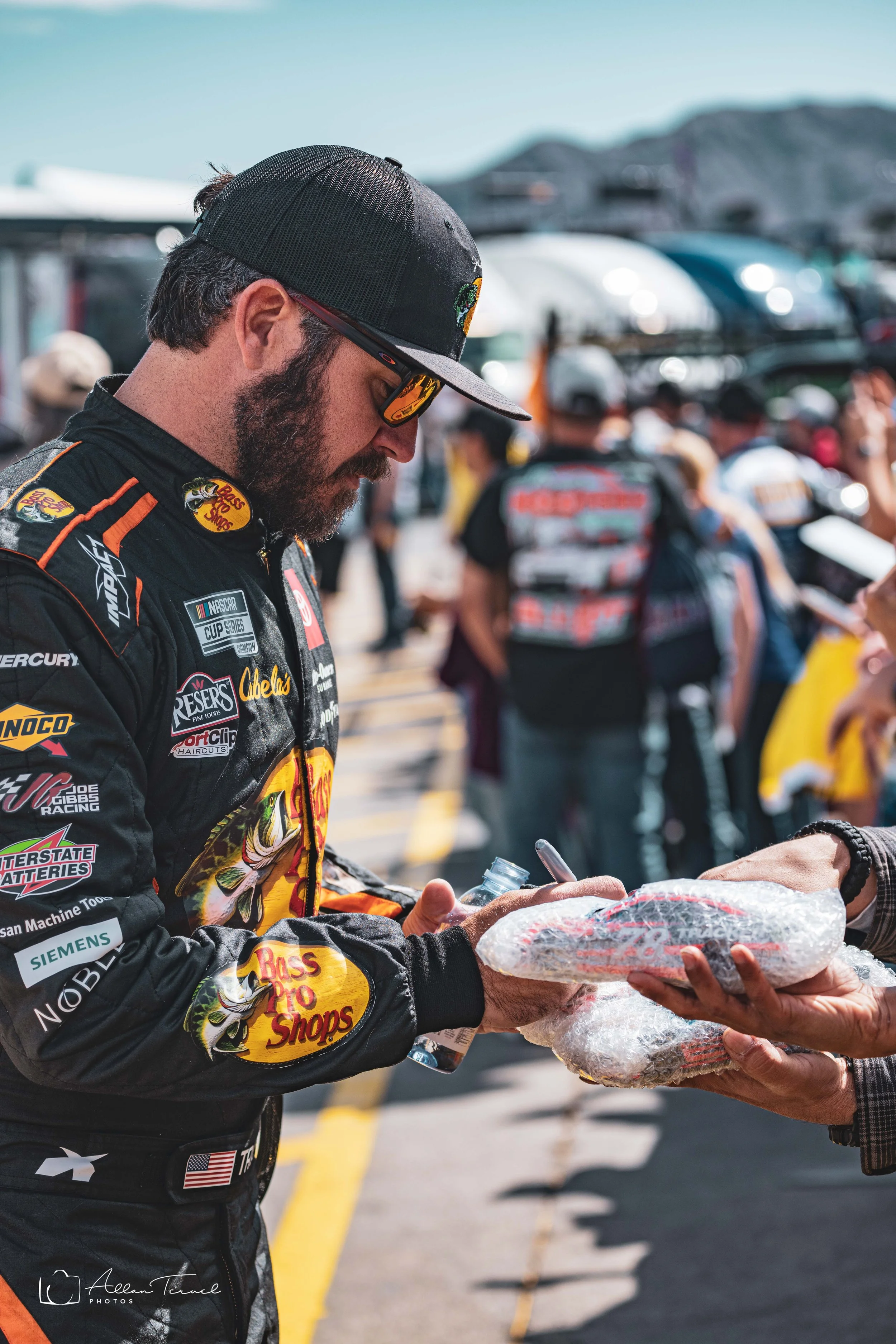 nascar-sunday_martin-truex-jr-19-2.jpg
