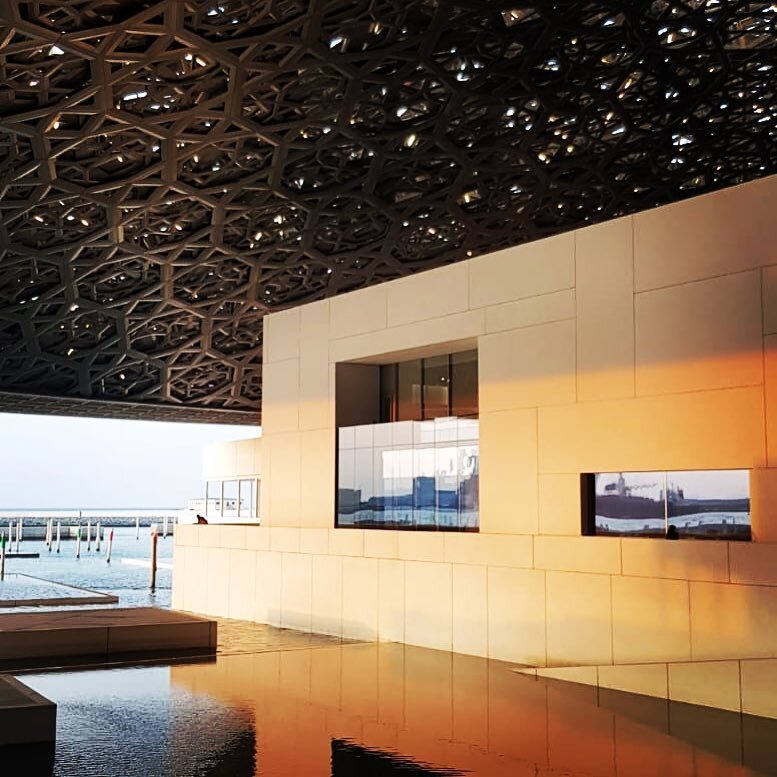 Reflection #louvreabudhabi .
.
.
.
#throwback #beautifuldestinations #photography #urbanandstreet #architecturephotography #architectureporn #exploretocteate #thorwback #louvre #explore #adventurer #traveller #getlost #wanderlust #art #exhibition #ar