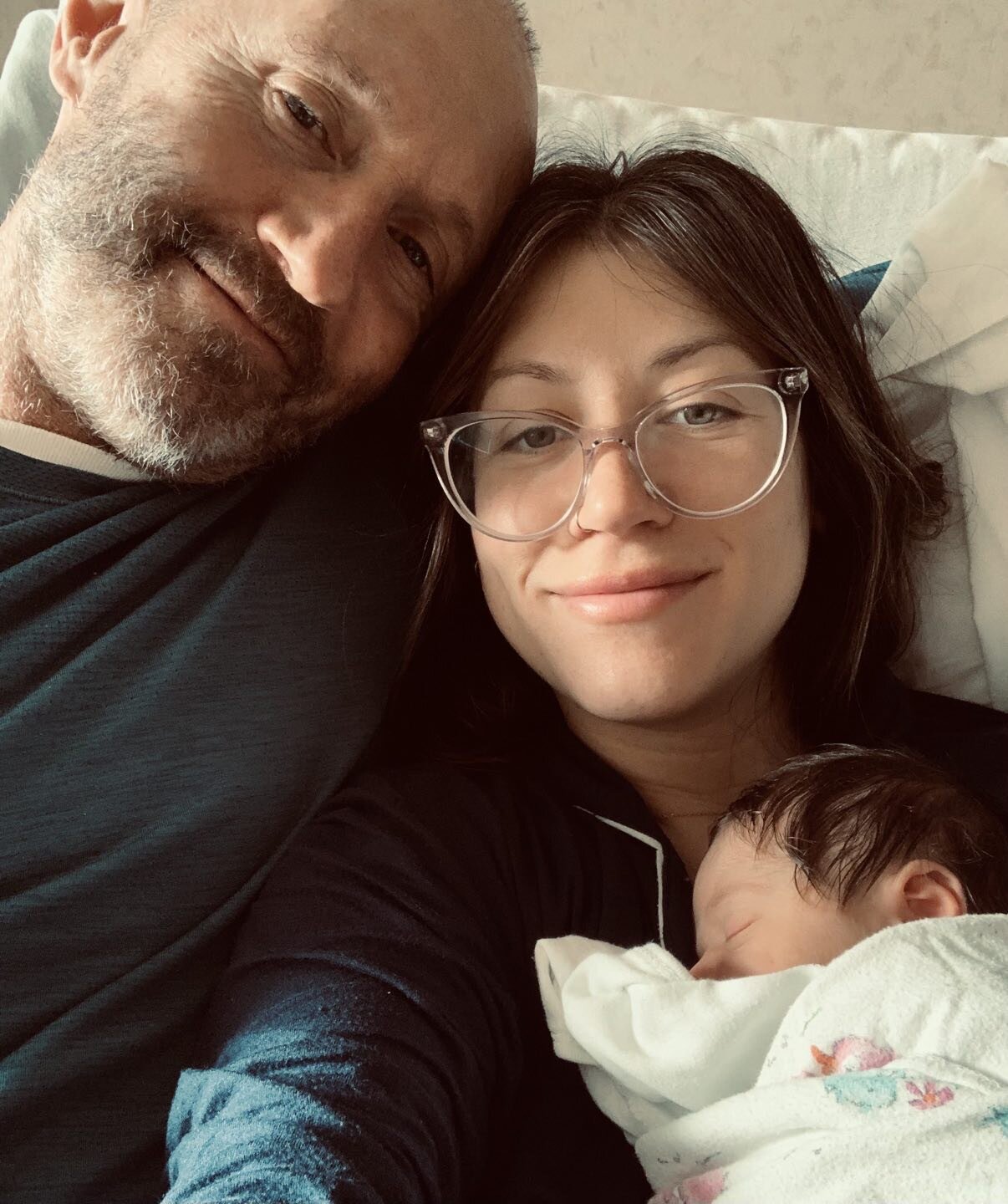 John, baby girl &amp; I the day Naomi was born 💕.

If you would have told me PPMAD (Postpartum Mood &amp; Anxiety Disorder) would have been part of my (&amp; family&rsquo;s) journey - I wouldn&rsquo;t have believed you.

Each pregnancy looks so diff
