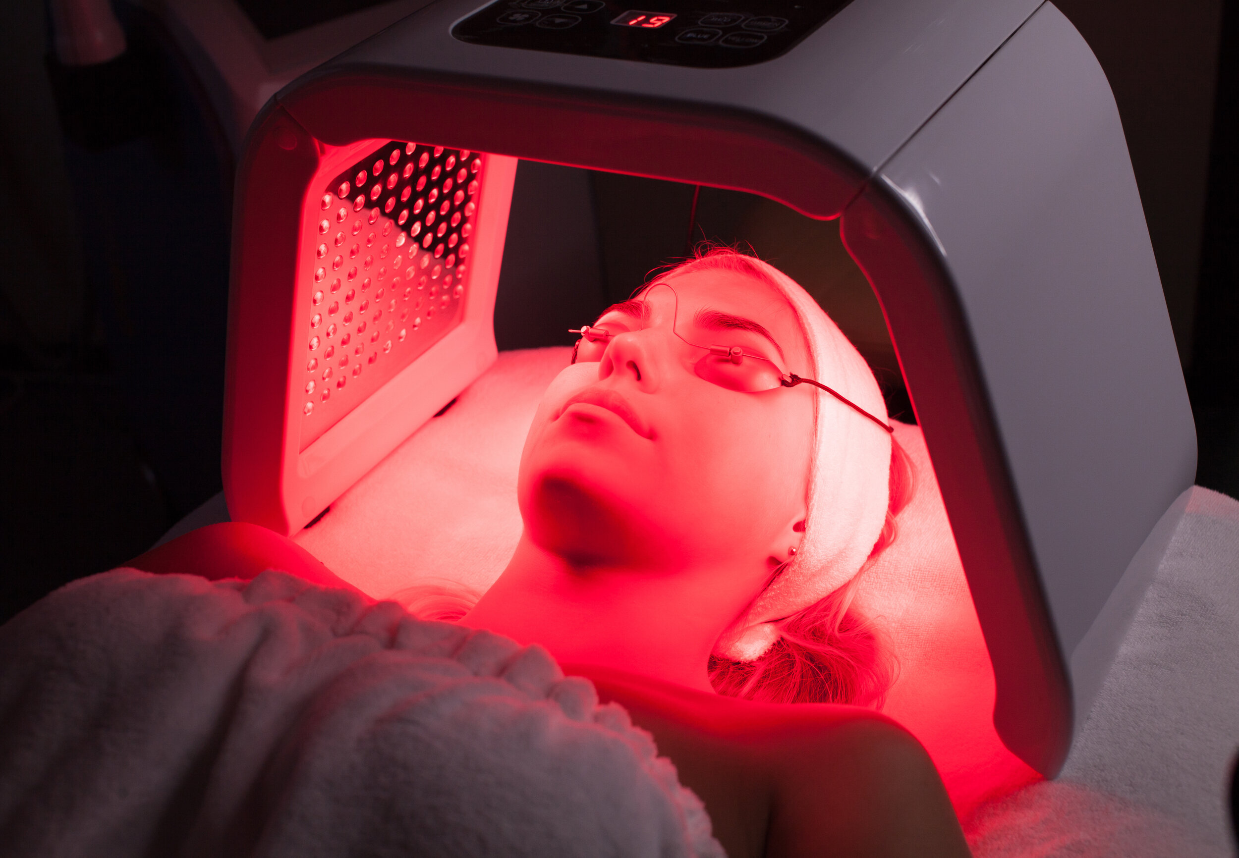 LED Light Therapy Facial