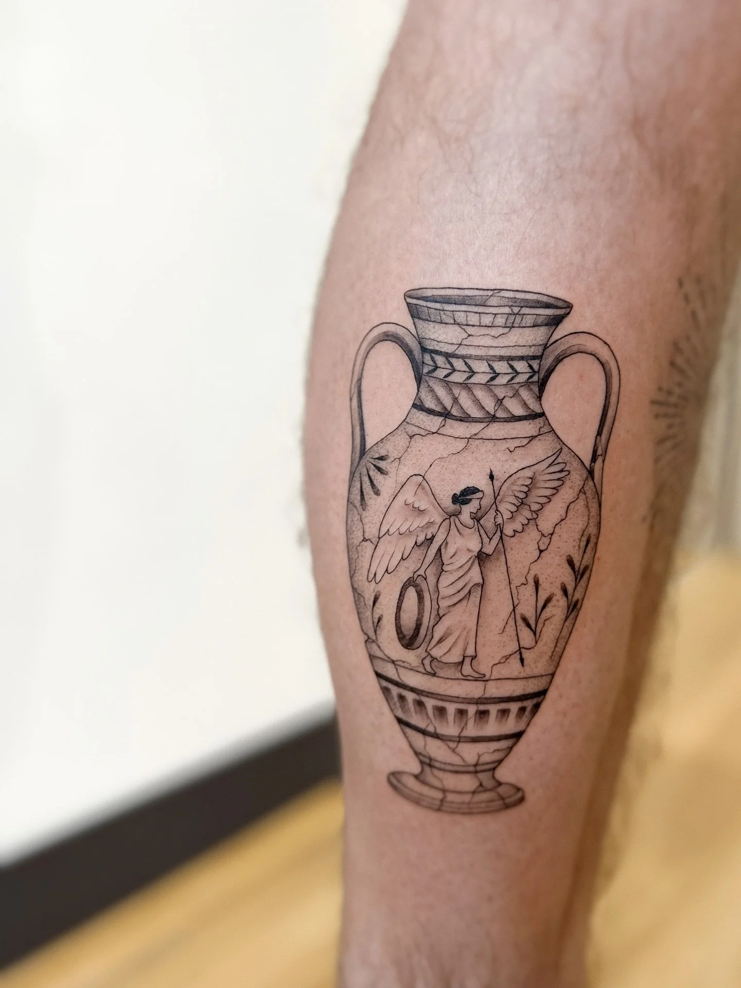 🏺 
 
Books filling fast&hellip;head to link in bio and send in you booking inquiry&rsquo;s 

#fineline #vasetattoo #adelaidetattoos