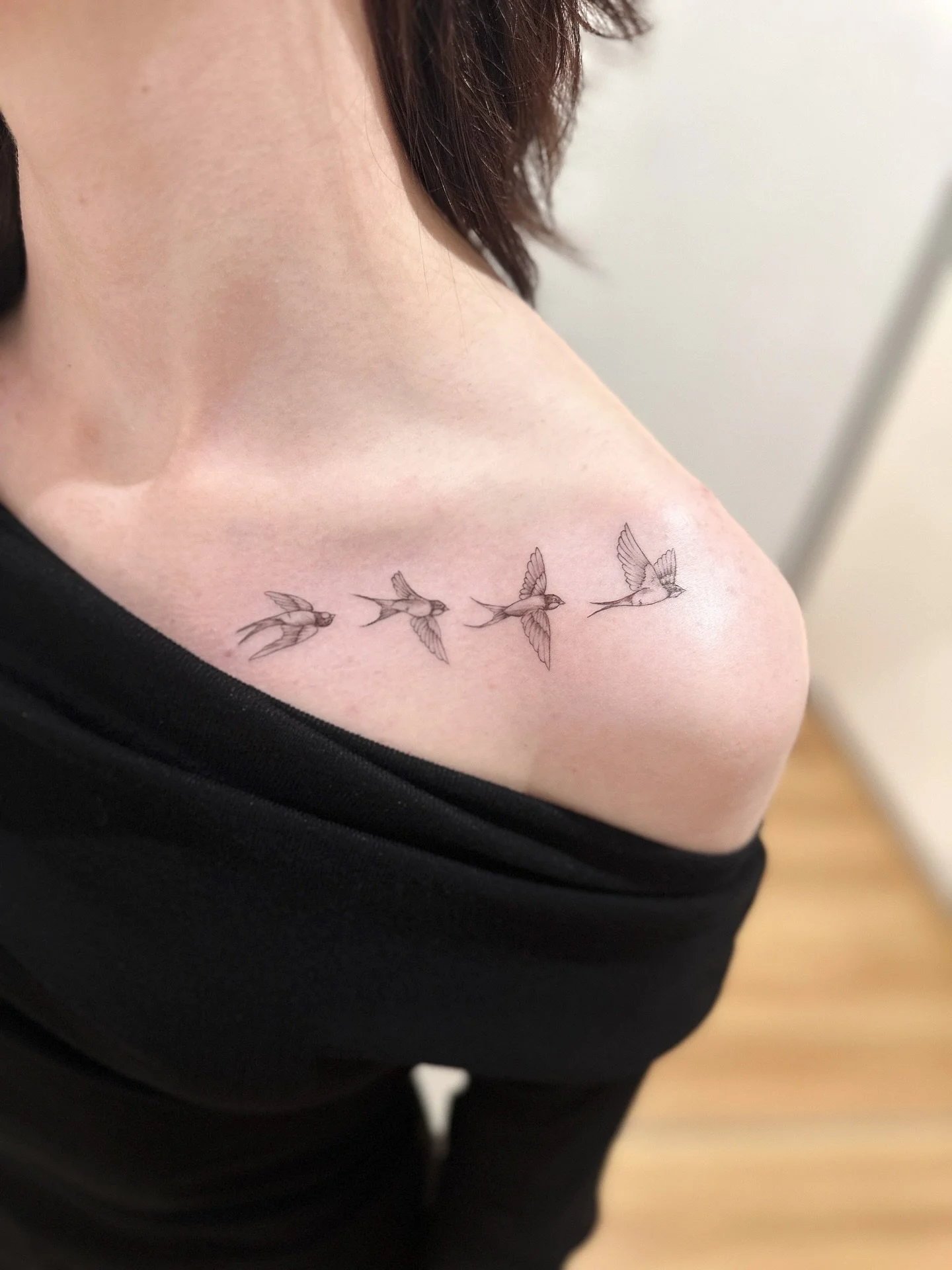 Delicate detailed swallows 

Now booking January 2026 and spots are filling fast. 

#finelinetattooartist #adelaidefineline #delicatetattoos #tinytattoos #microtattoos