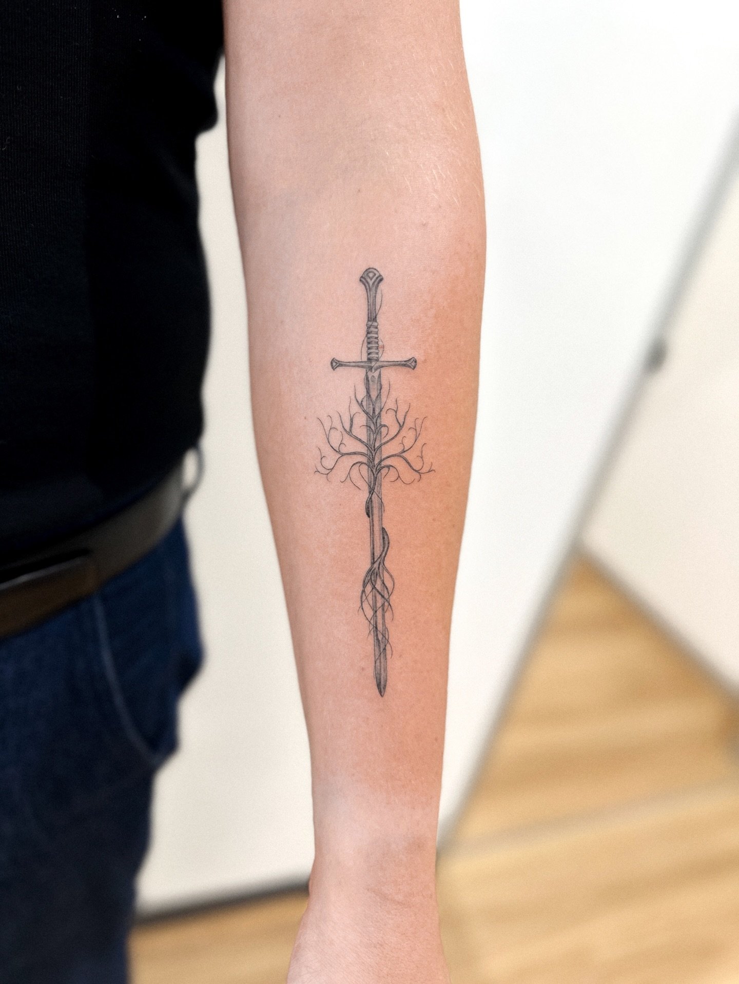Detailed Sword 🗡️

#finelinetattooartist #swordtattoo #adelaide