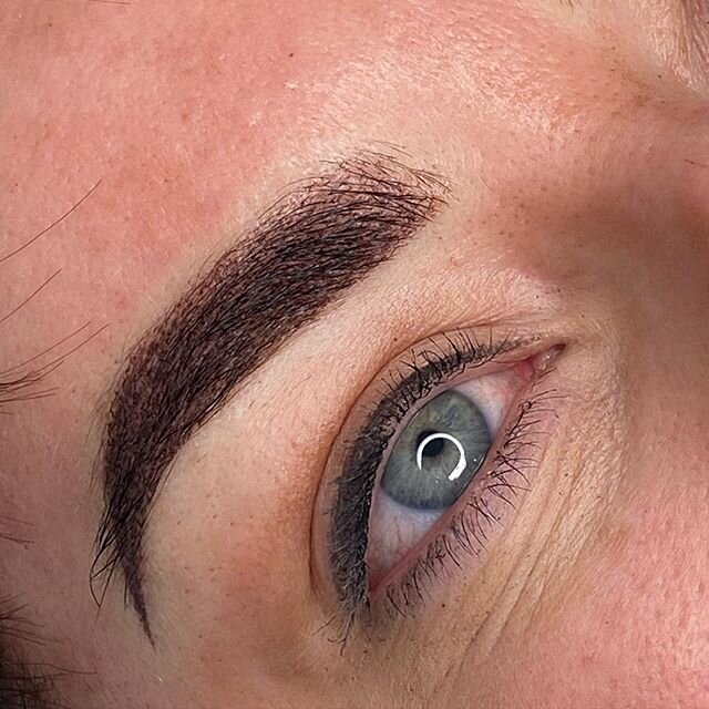 || Big Bold Brows || These where so much fun to tattoo.
Once healed ombr&eacute; brows will look soft and Smokey.

All information can be found on my website www.whitneyhazecosmeticartistry.com
&mdash;&mdash;&mdash;&mdash;&mdash;&mdash;&mdash;&mdash;